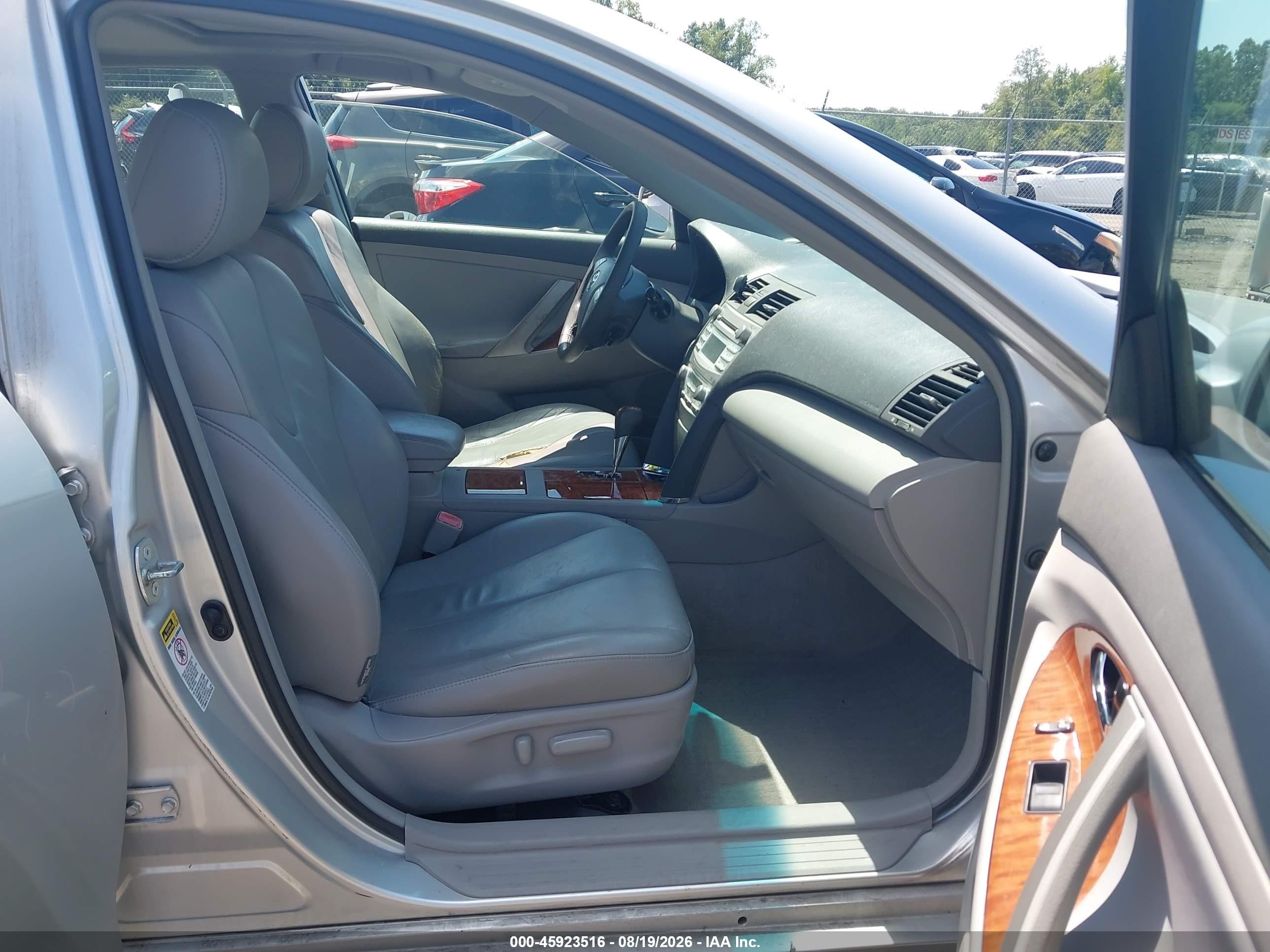 2009 Toyota Camry Xle V6 Silver vin: 4T1BK46K39U077871