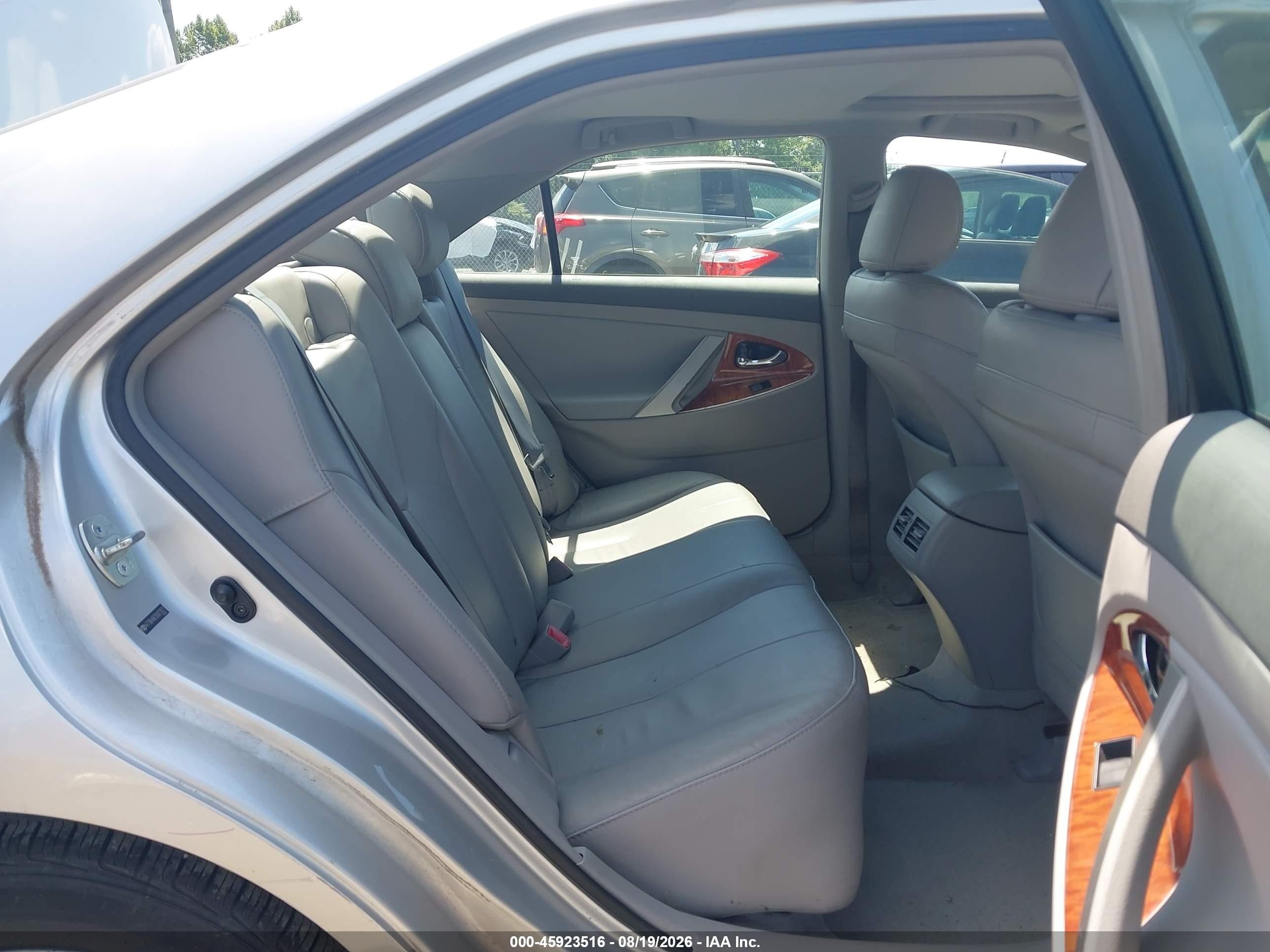 2009 Toyota Camry Xle V6 Silver vin: 4T1BK46K39U077871