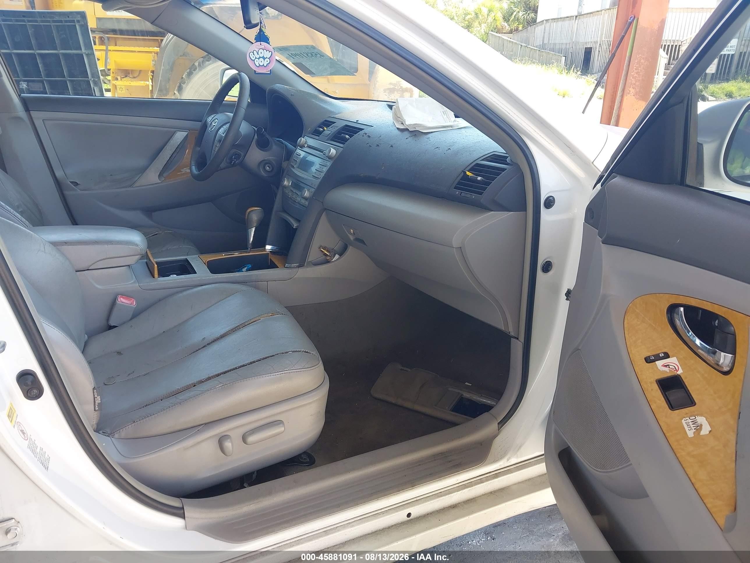 2007 Toyota Camry Xle V6 White vin: 4T1BK46K47U532207