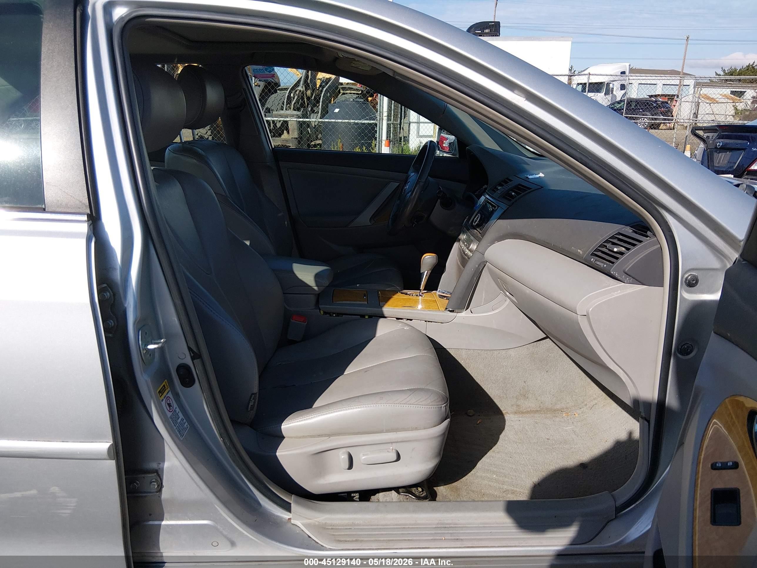 2007 Toyota Camry Xle V6 Silver vin: 4T1BK46K57U547007