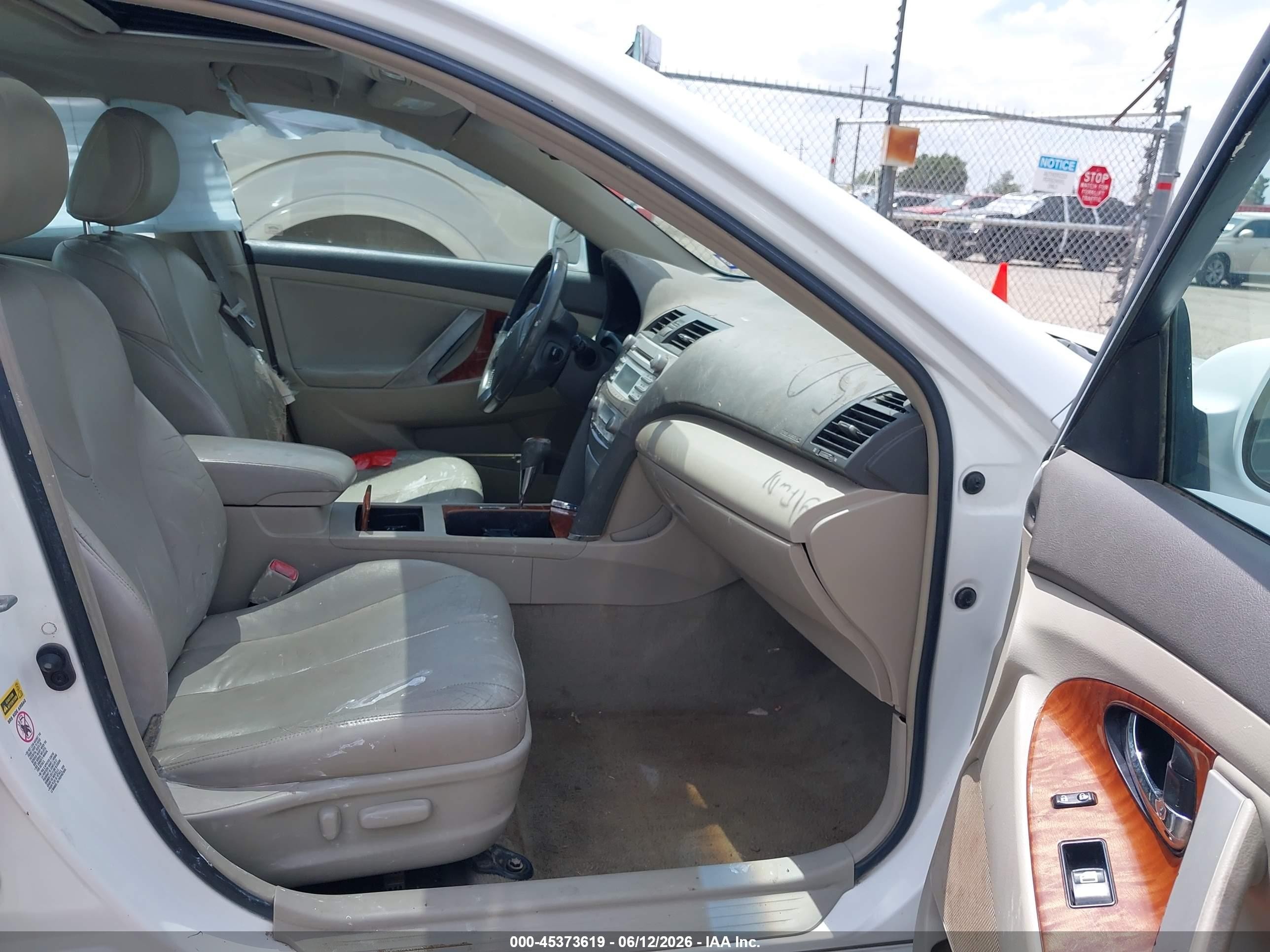 2008 Toyota Camry Xle White vin: 4T1BK46K58U566450