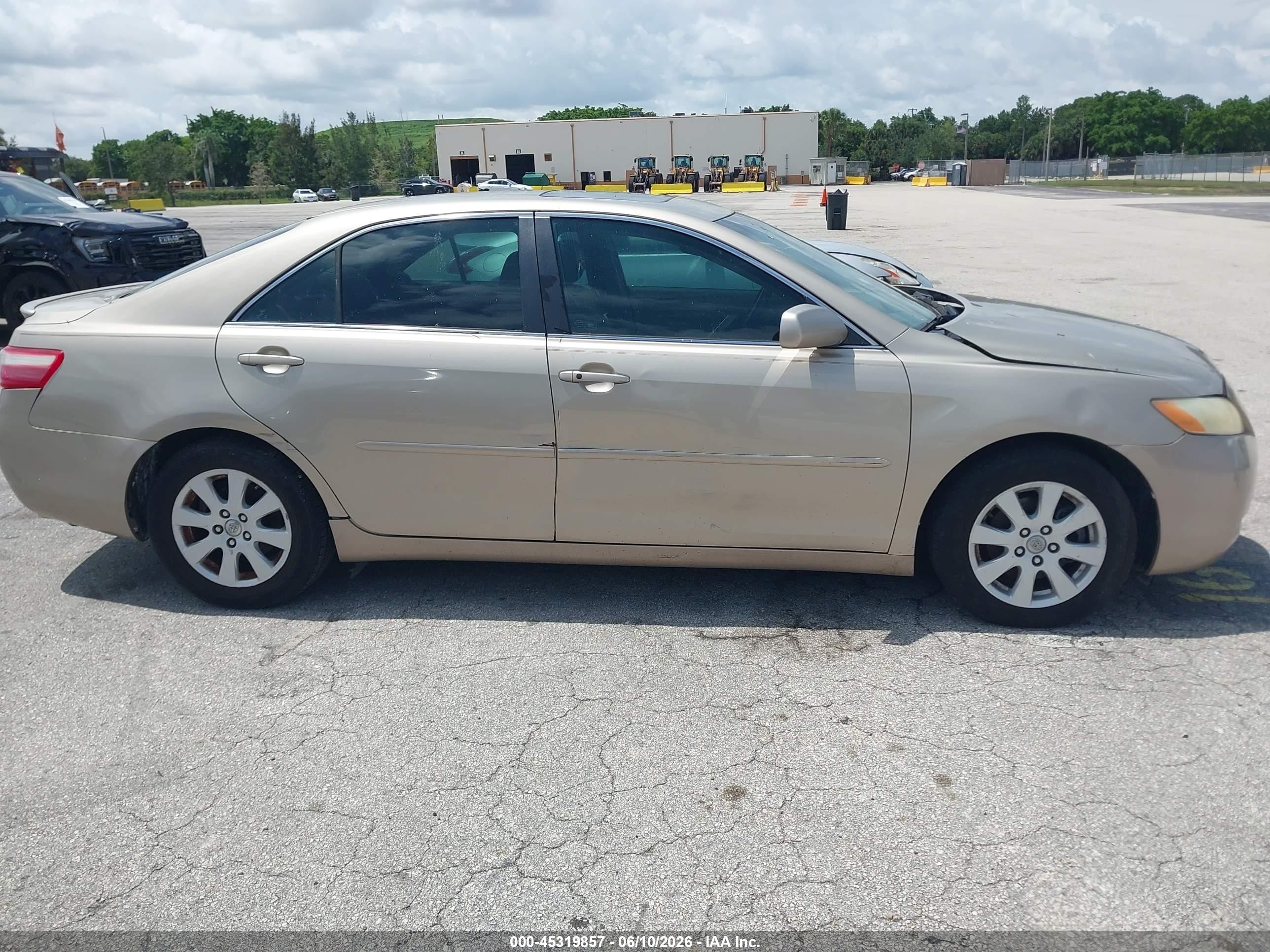 2009 Toyota Camry Xle V6 Gold vin: 4T1BK46K59U074714