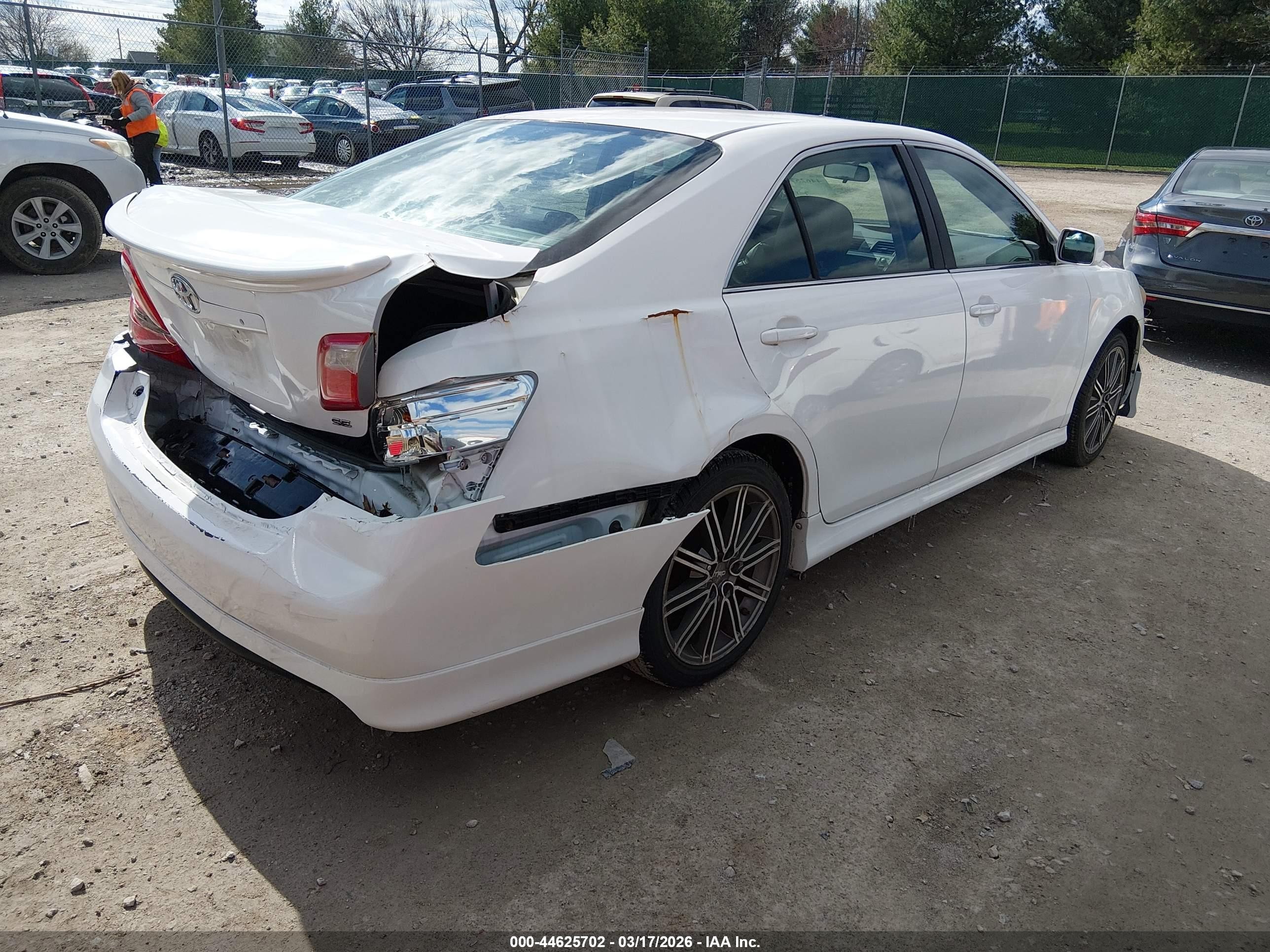 2007 Toyota Camry Se V6 Белый vin: 4T1BK46K77U524280