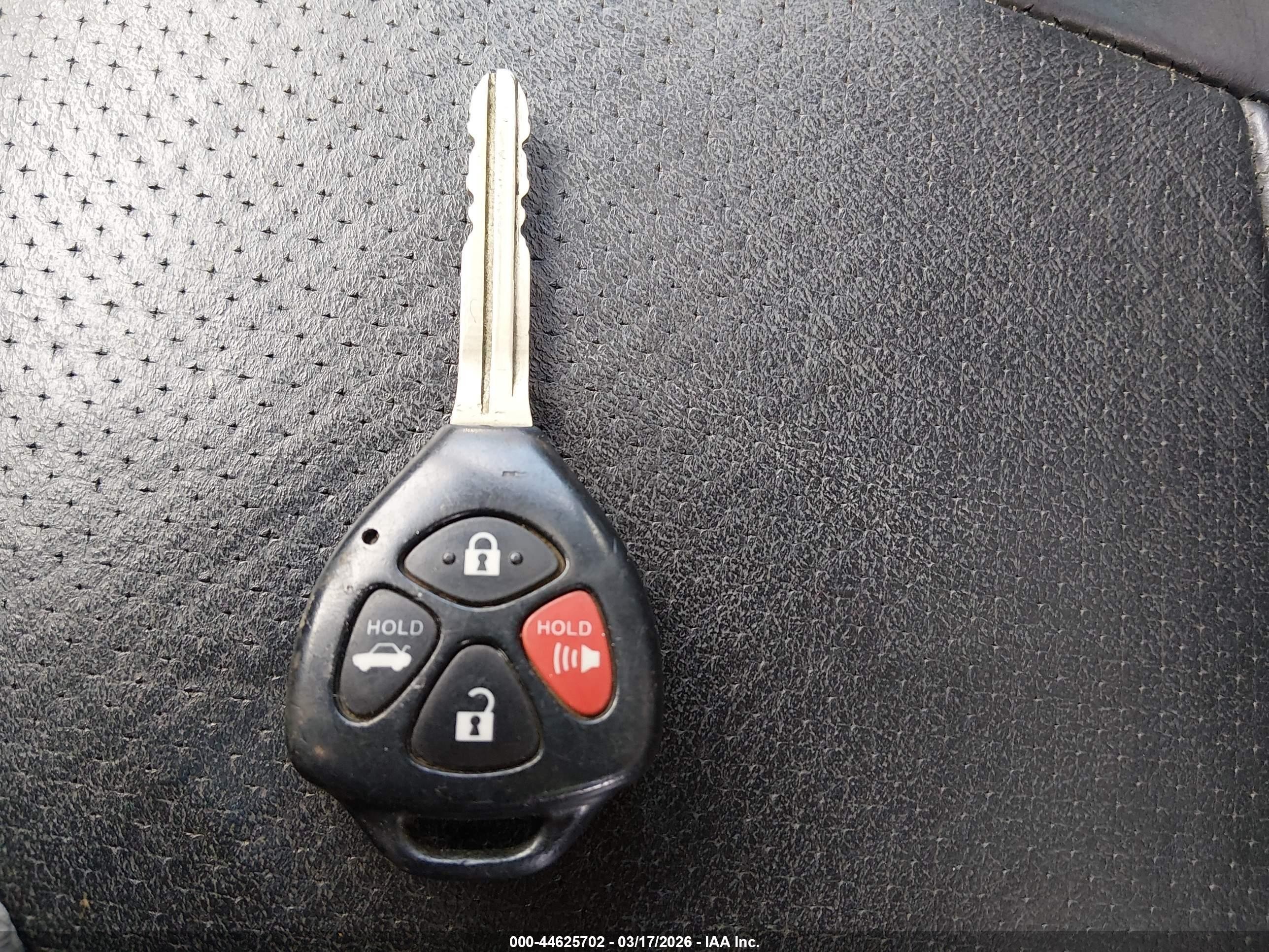 2007 Toyota Camry Se V6 Белый vin: 4T1BK46K77U524280