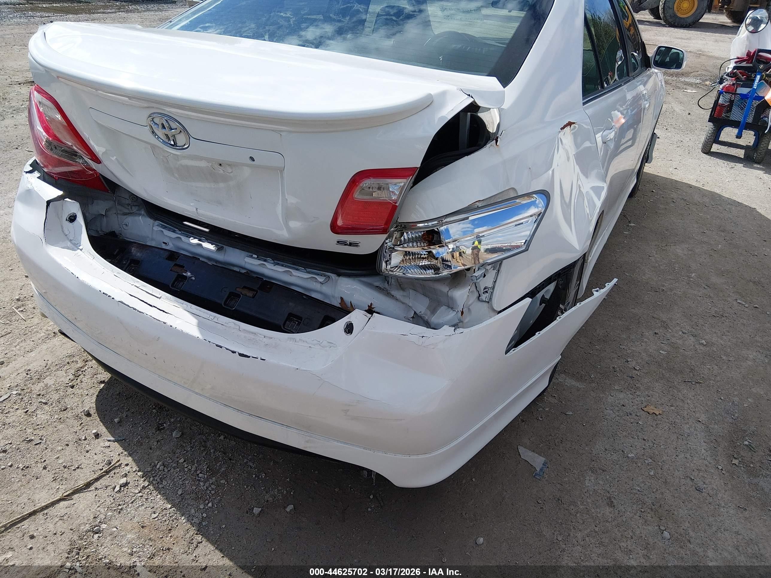 2007 Toyota Camry Se V6 Белый vin: 4T1BK46K77U524280