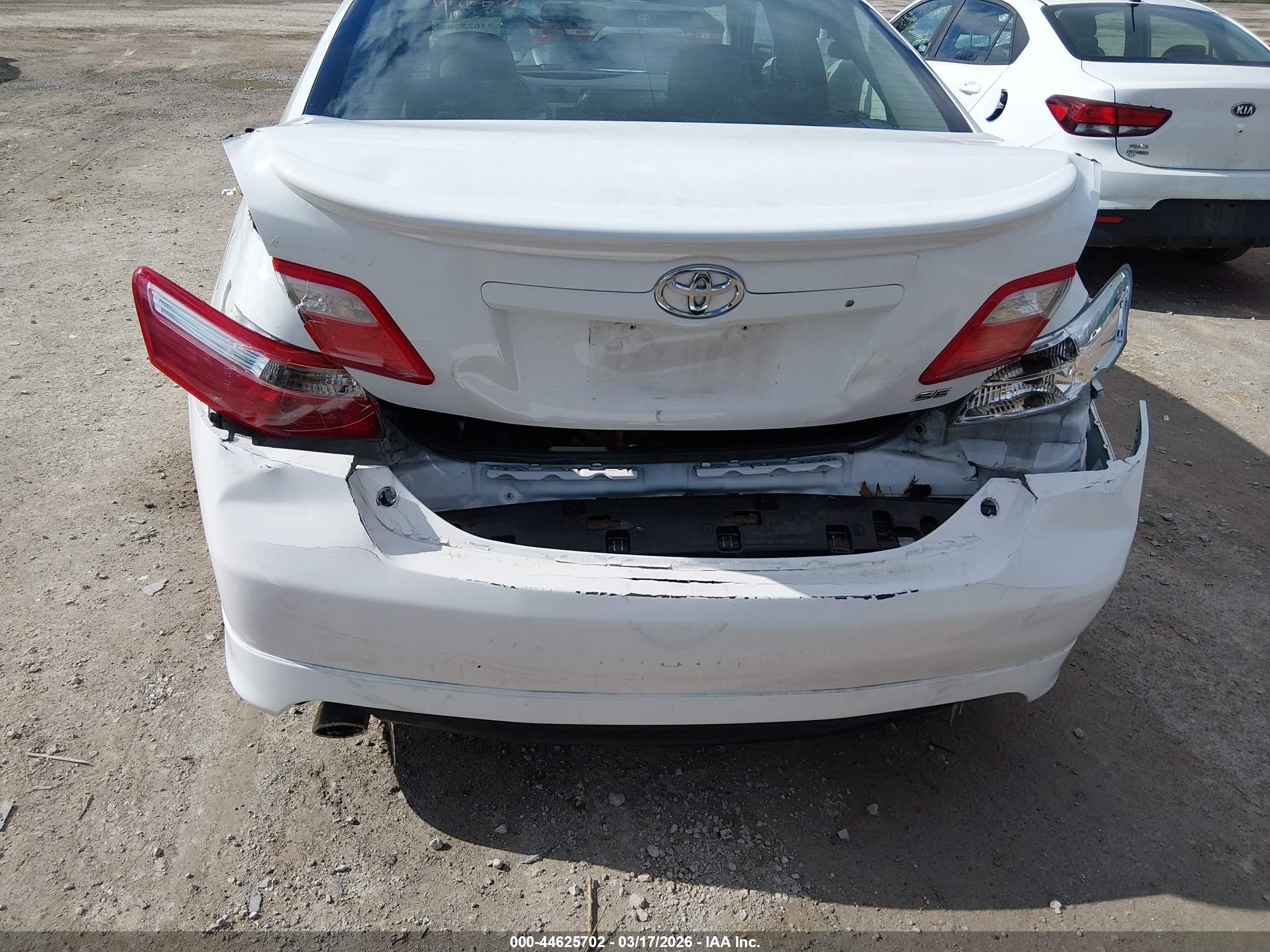 2007 Toyota Camry Se V6 Белый vin: 4T1BK46K77U524280
