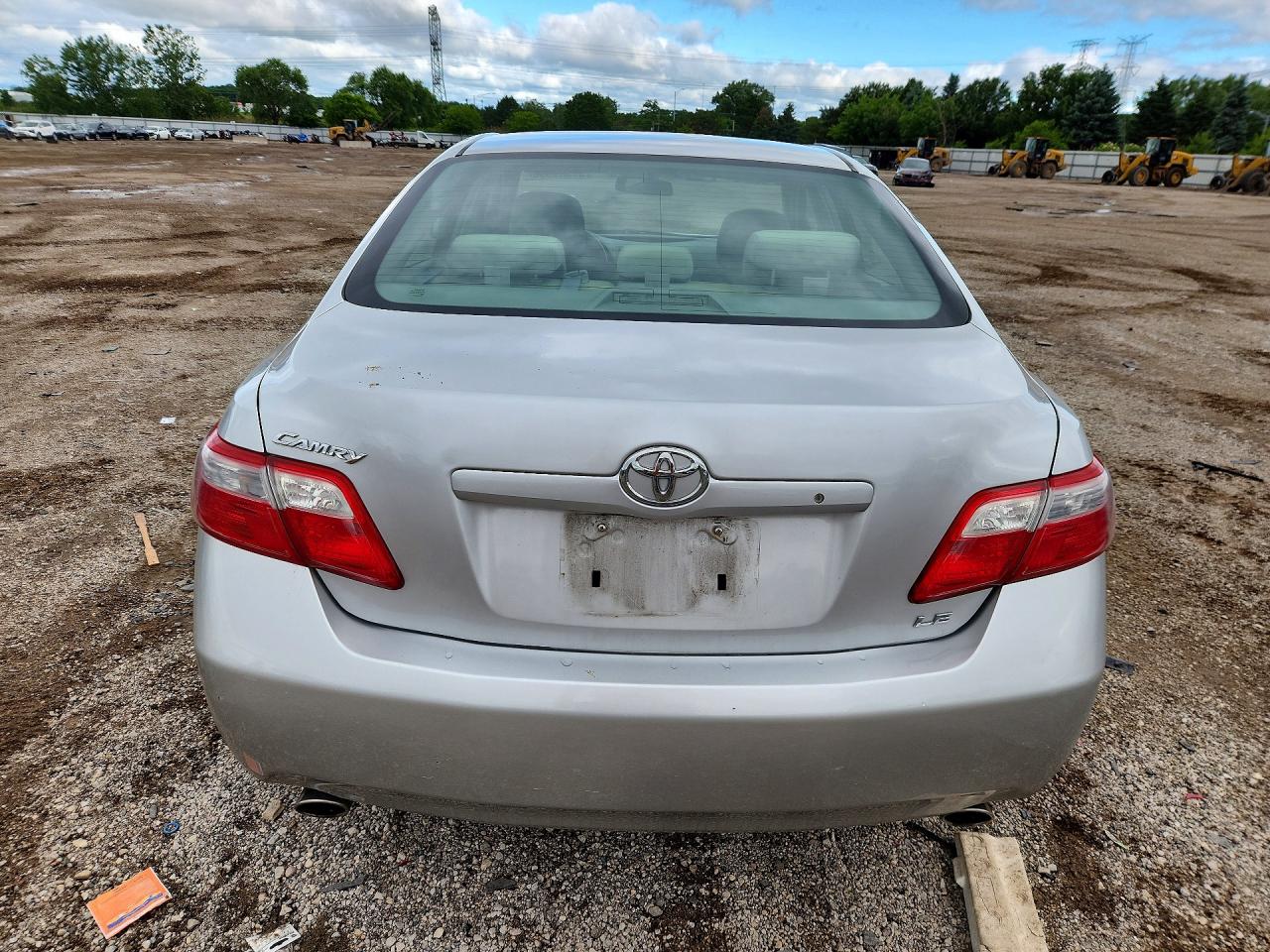 2008 Toyota Camry Le V6 Silver vin: 4T1BK46K78U575778