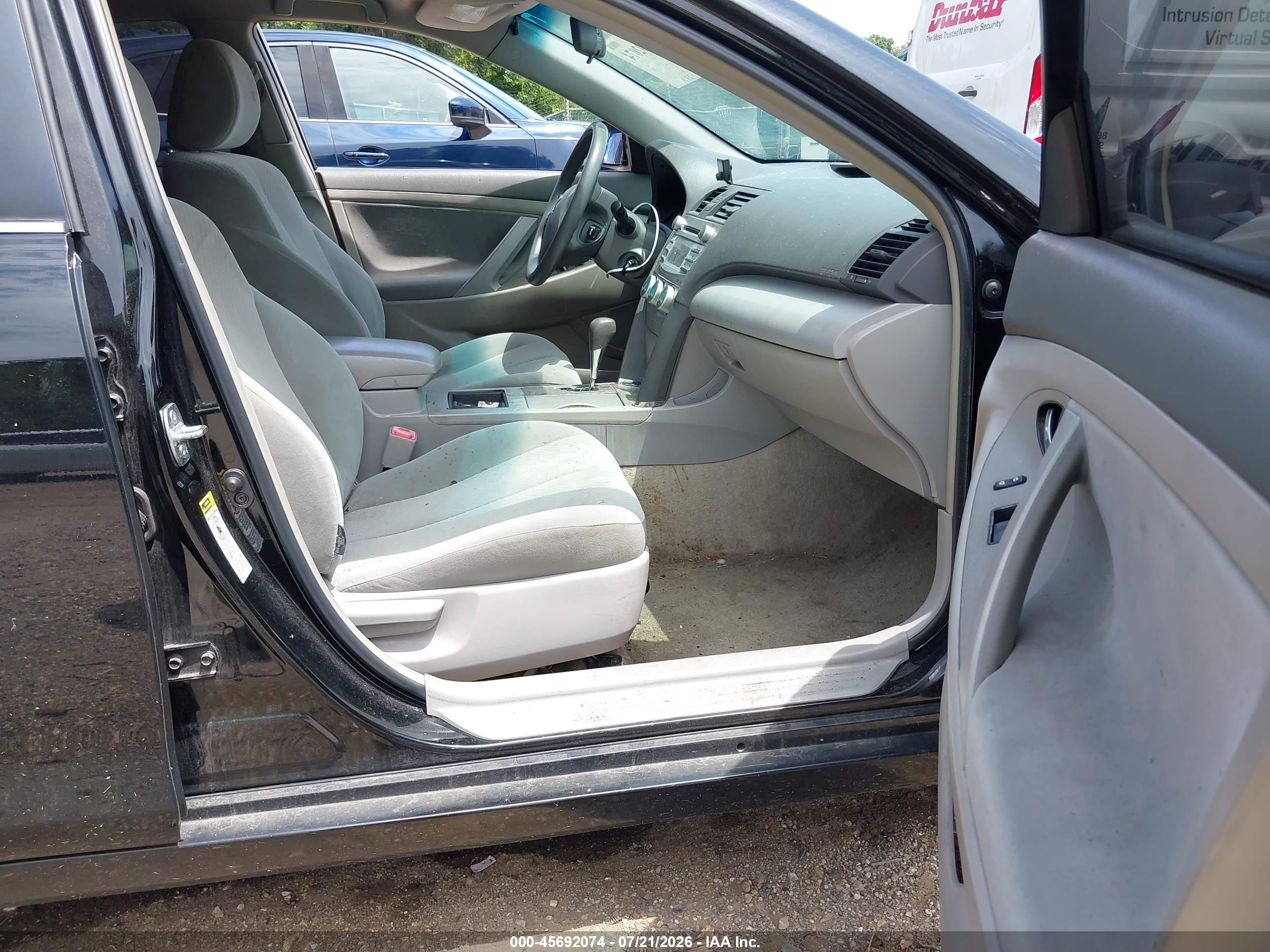 2009 Toyota Camry Le V6 Black vin: 4T1BK46K79U095211