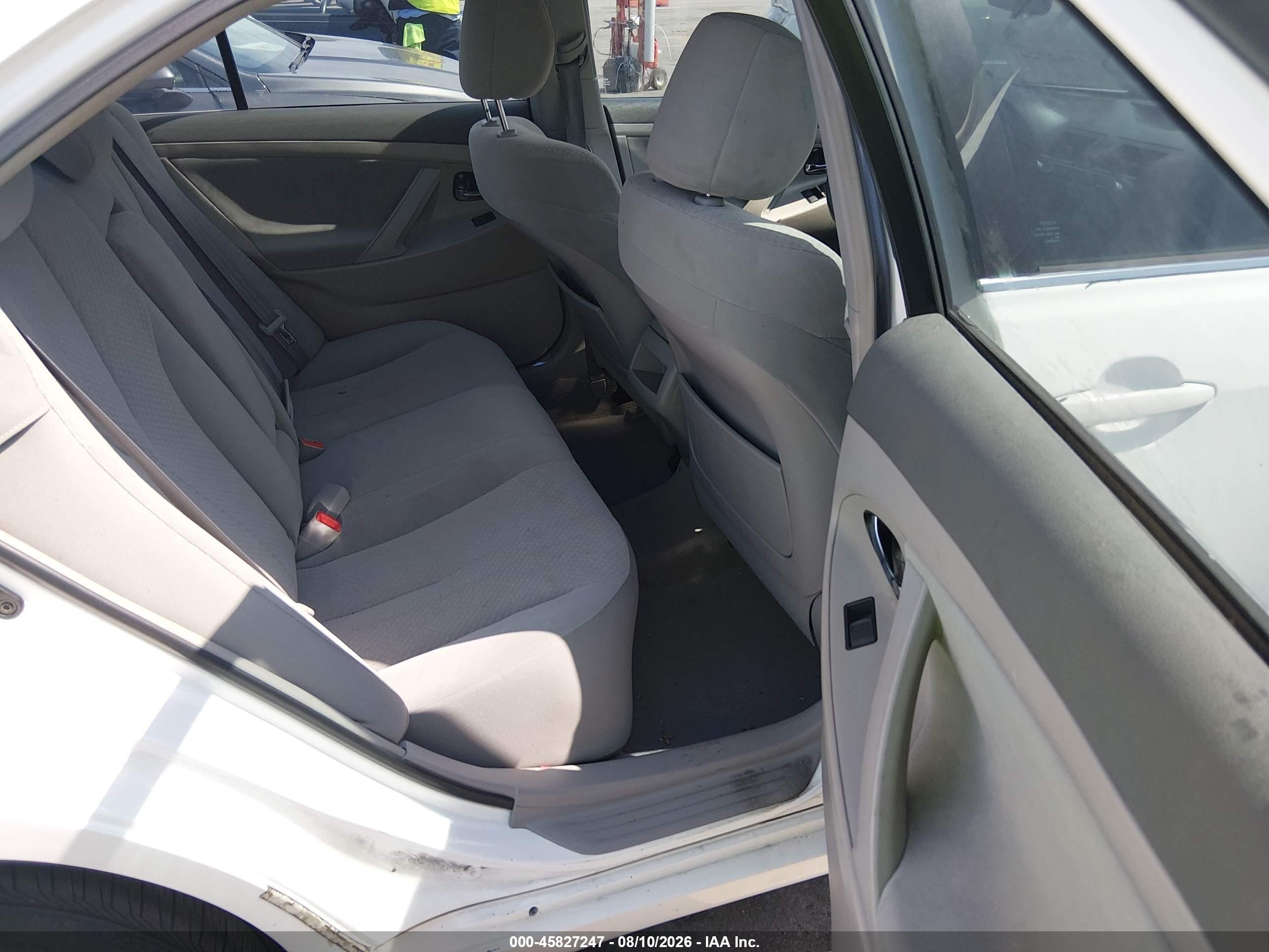 2009 Toyota Camry Le V6 White vin: 4T1BK46K79U584403