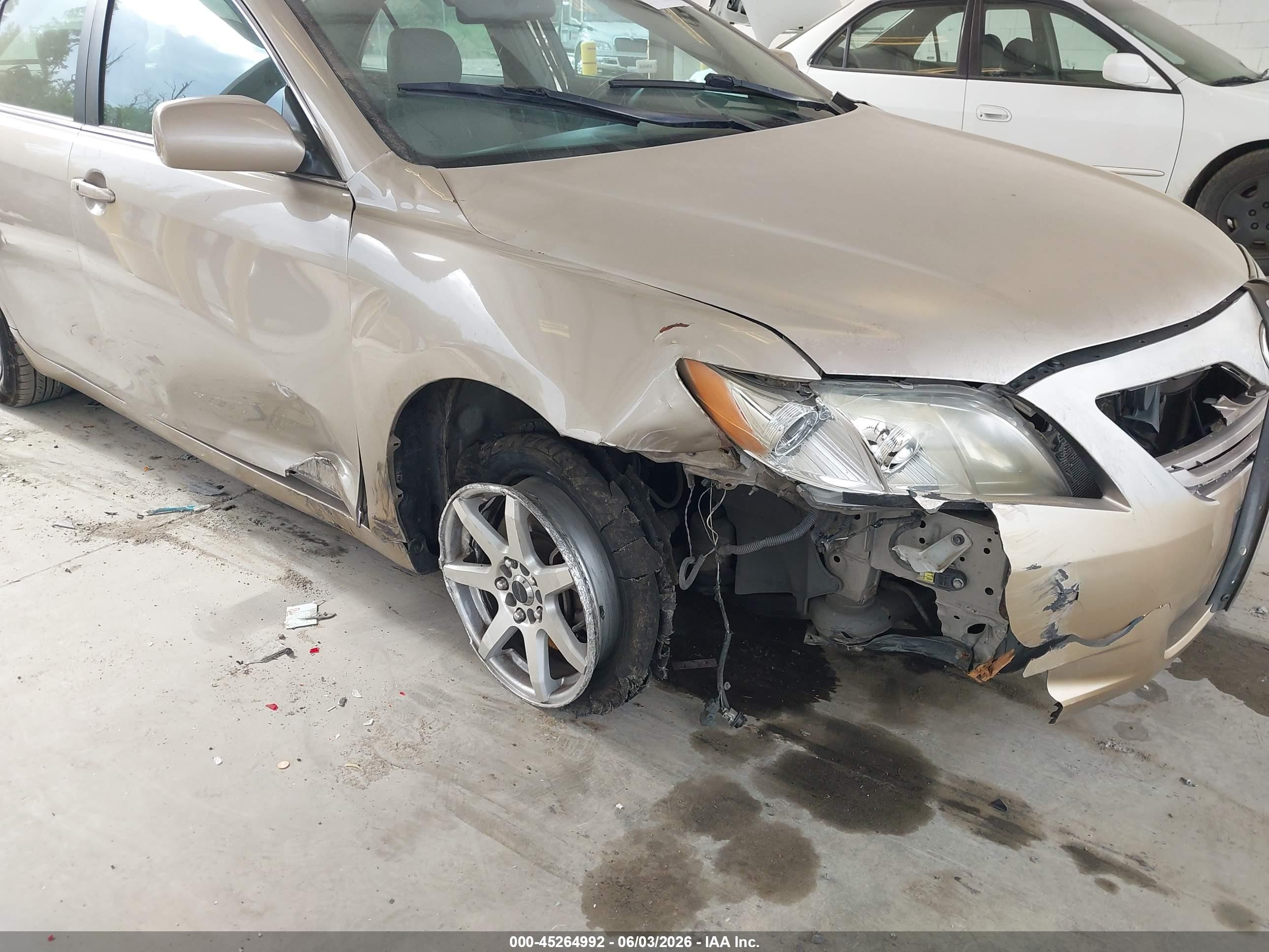 2007 Toyota Camry Xle V6 Gold vin: 4T1BK46K87U010907