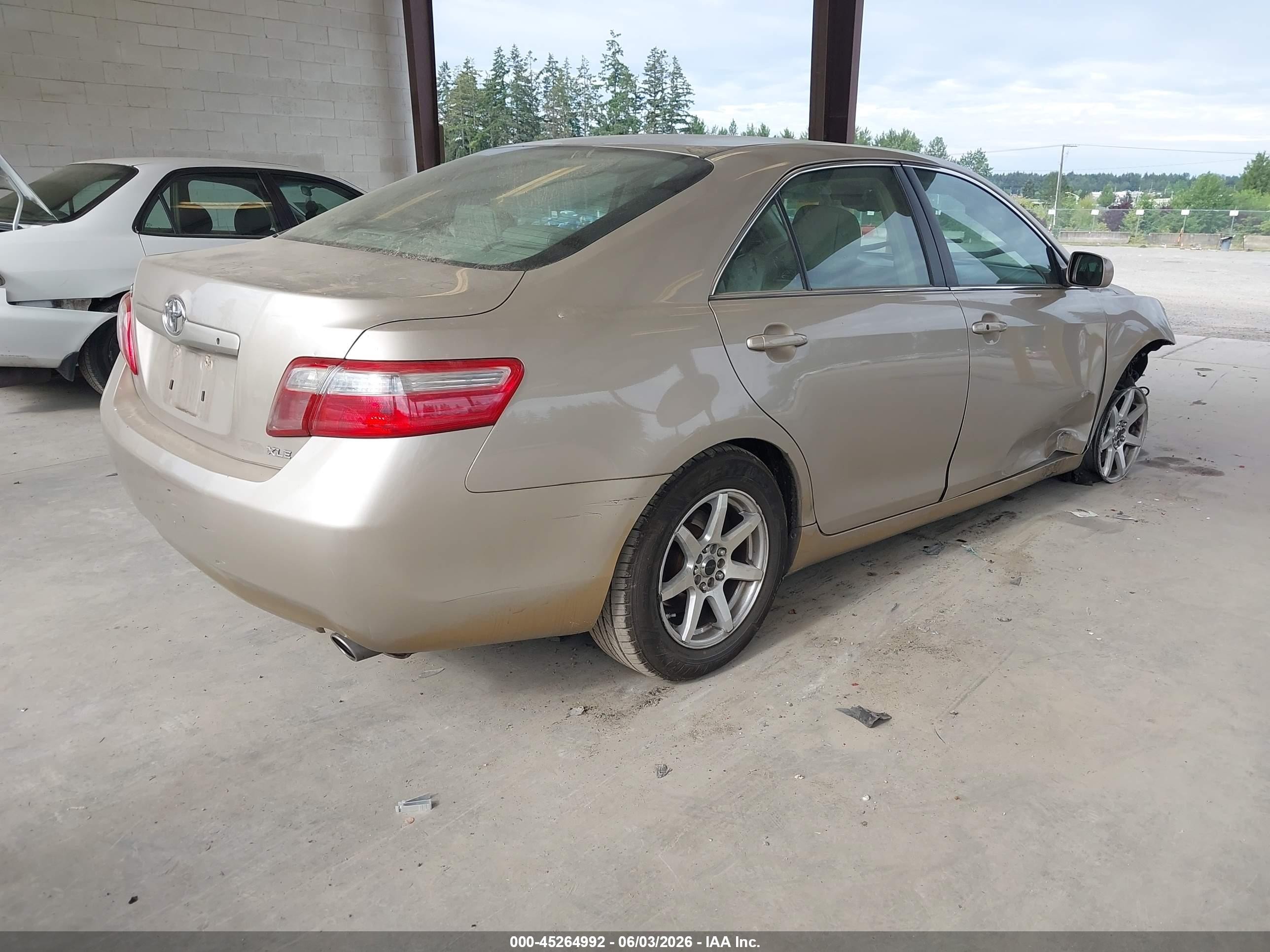 2007 Toyota Camry Xle V6 Gold vin: 4T1BK46K87U010907