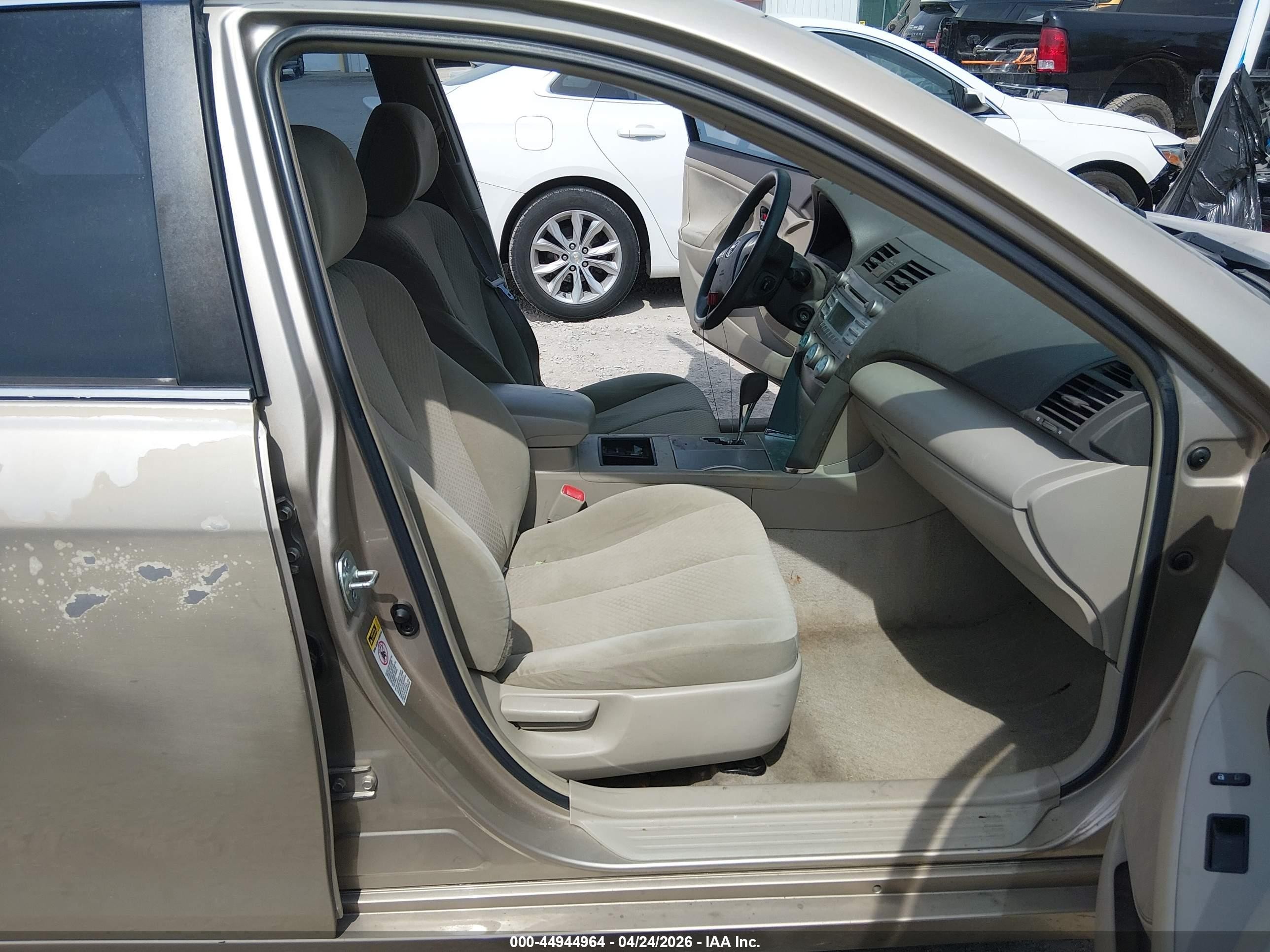 2007 Toyota Camry Le V6 Золотой vin: 4T1BK46K87U054518