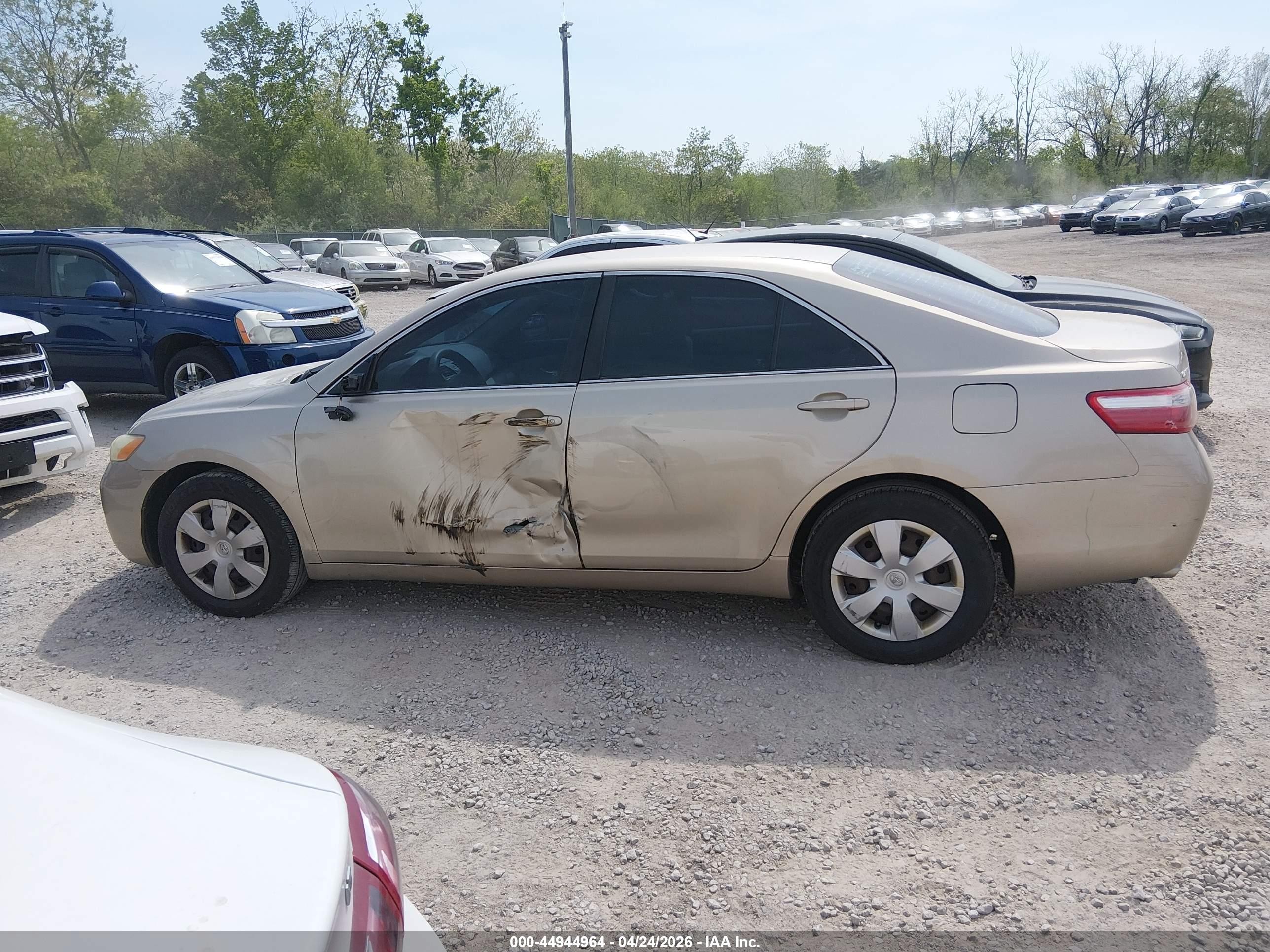 2007 Toyota Camry Le V6 Золотой vin: 4T1BK46K87U054518