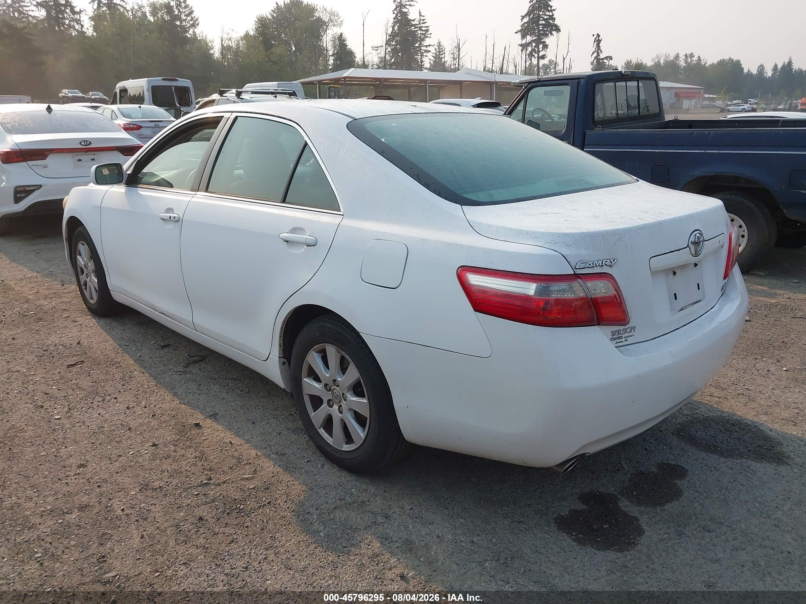 2007 Toyota Camry Xle V6 White vin: 4T1BK46K87U504197