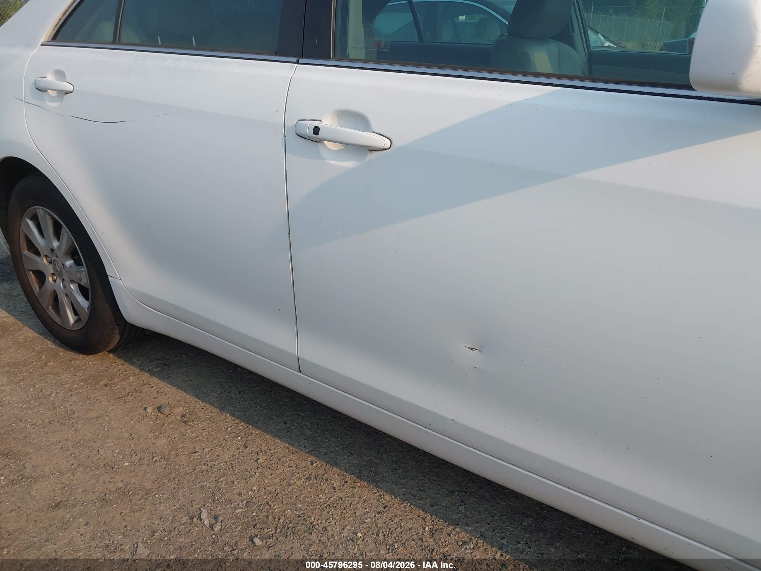 2007 Toyota Camry Xle V6 White vin: 4T1BK46K87U504197