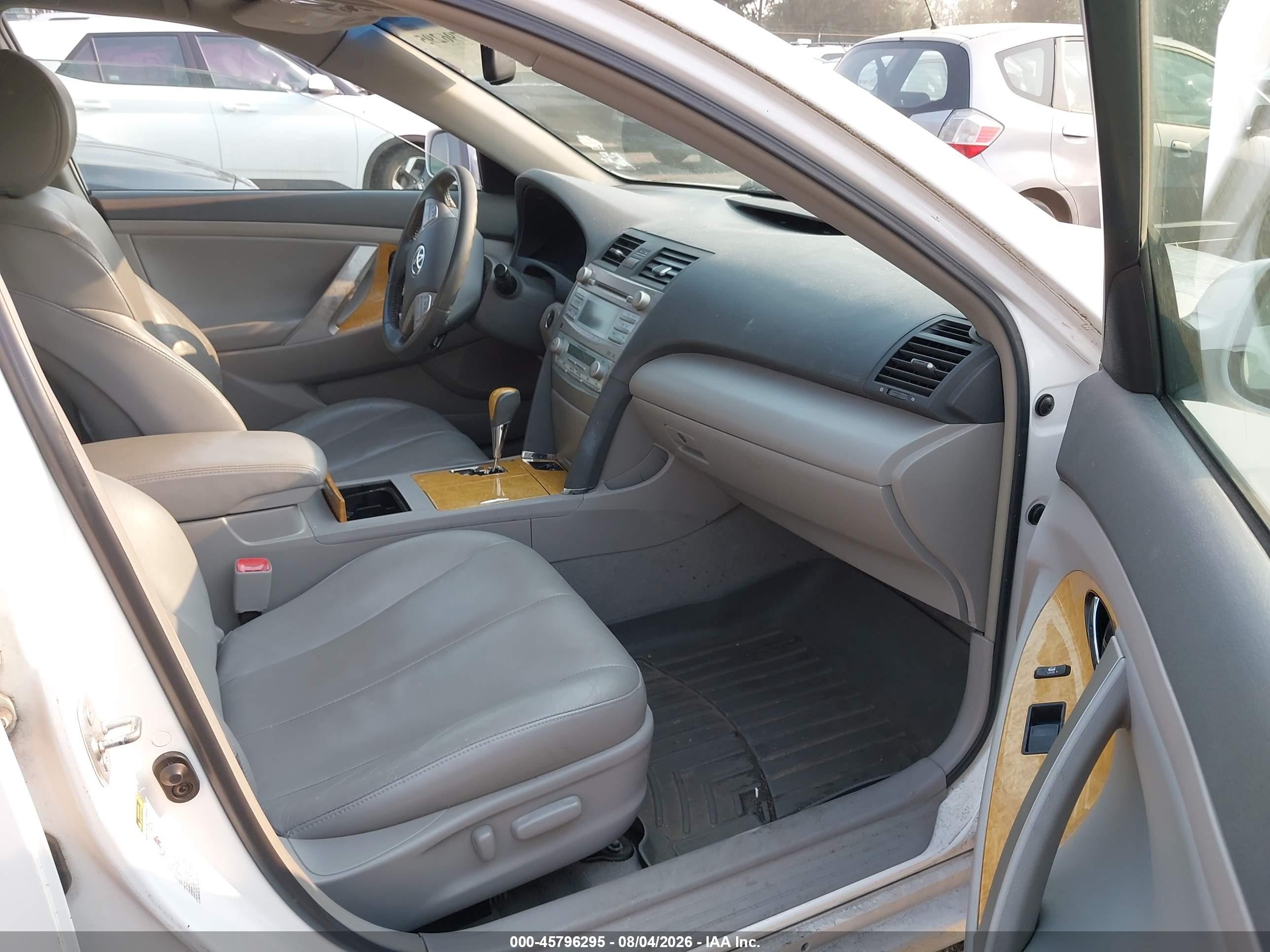 2007 Toyota Camry Xle V6 White vin: 4T1BK46K87U504197