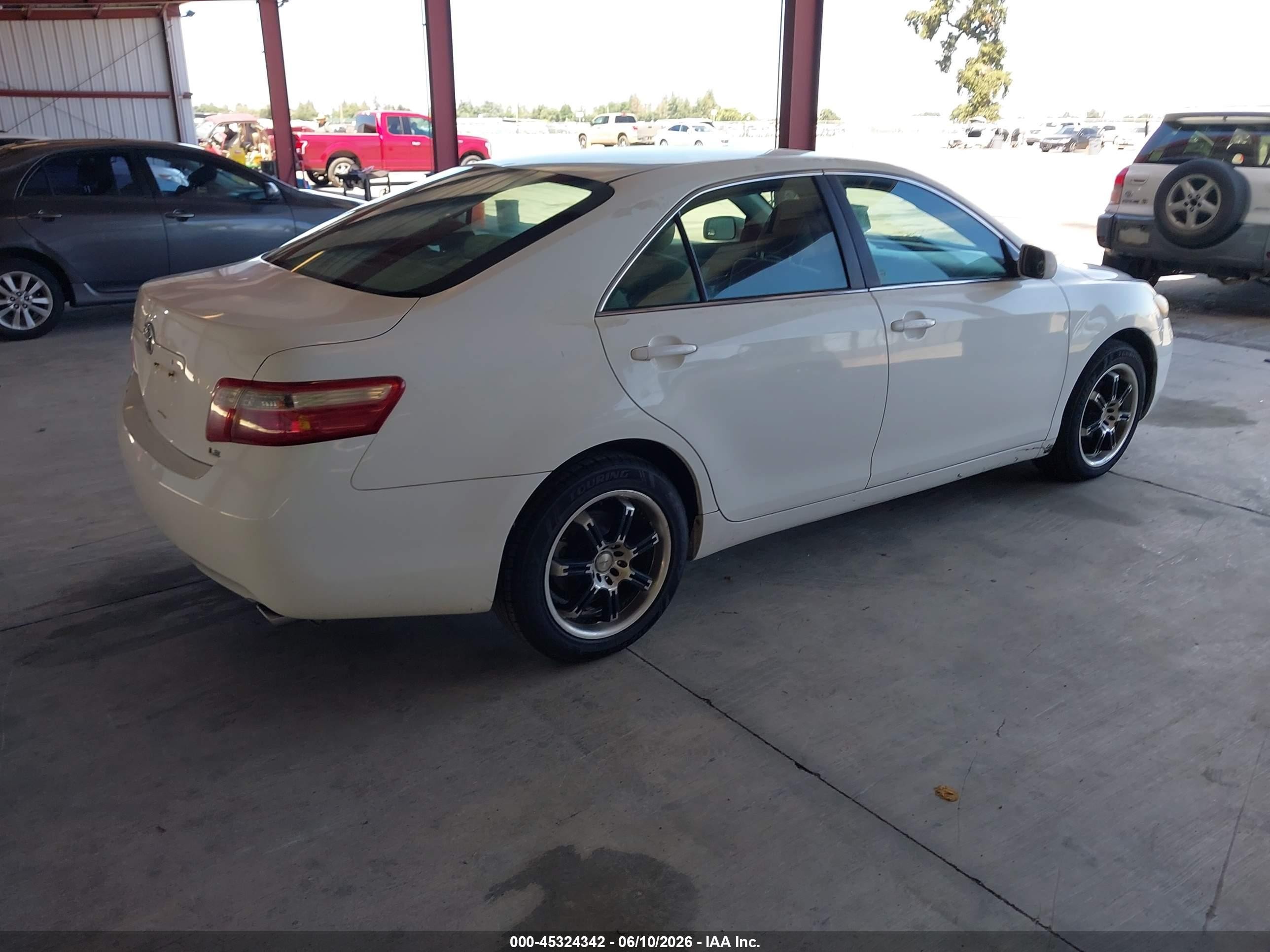 2007 Toyota Camry Le V6 White vin: 4T1BK46K87U512347