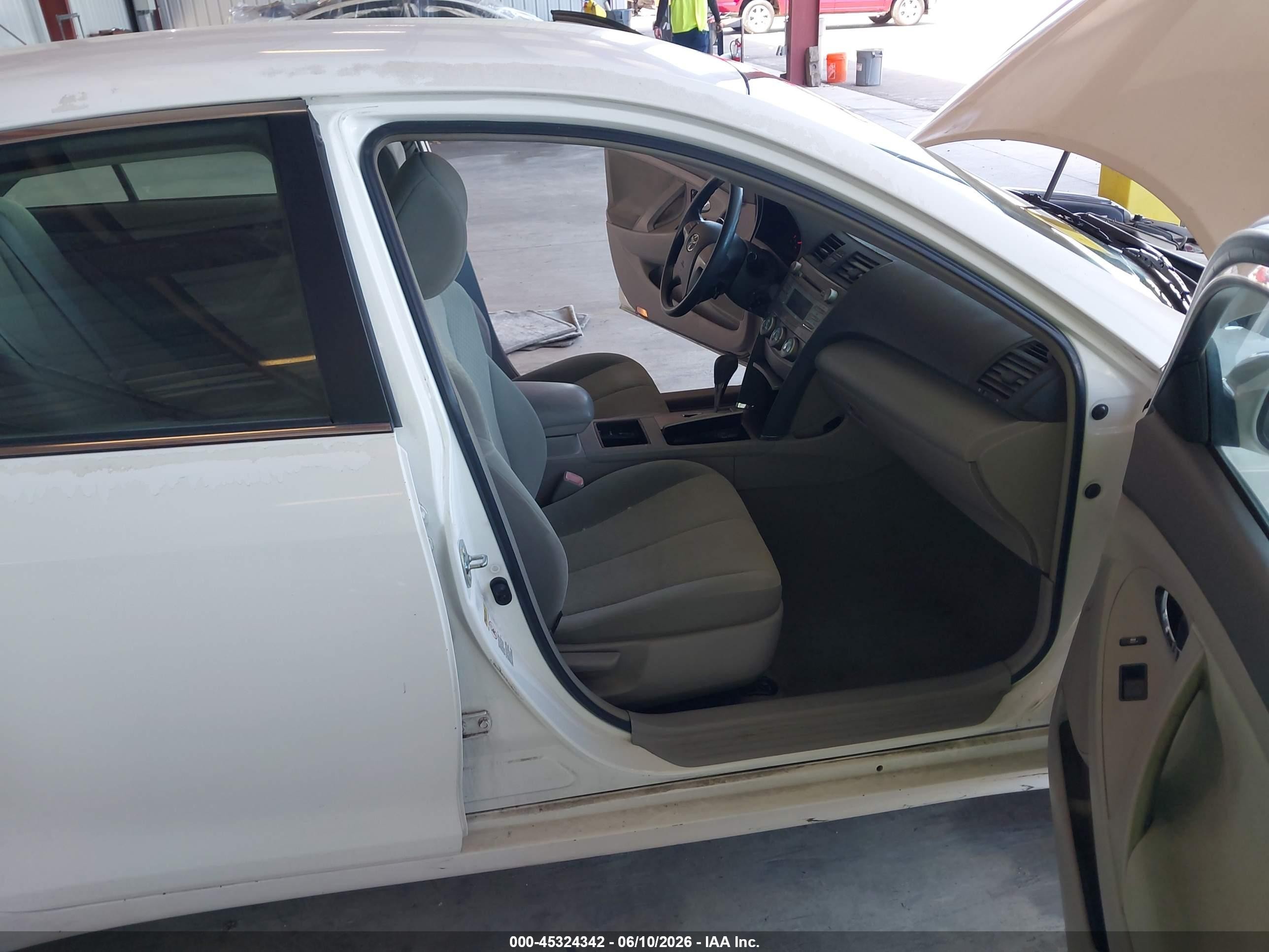 2007 Toyota Camry Le V6 White vin: 4T1BK46K87U512347