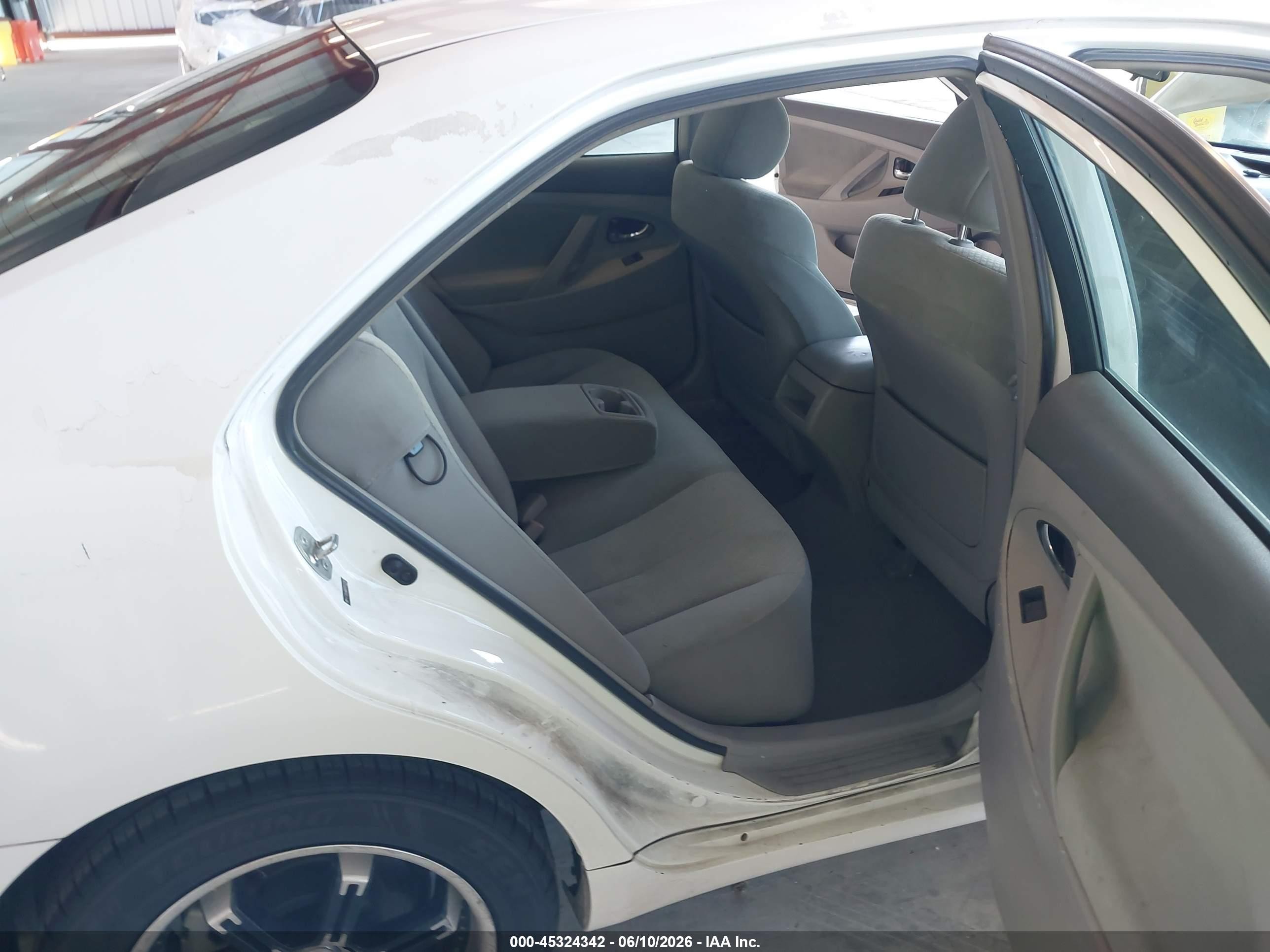 2007 Toyota Camry Le V6 White vin: 4T1BK46K87U512347
