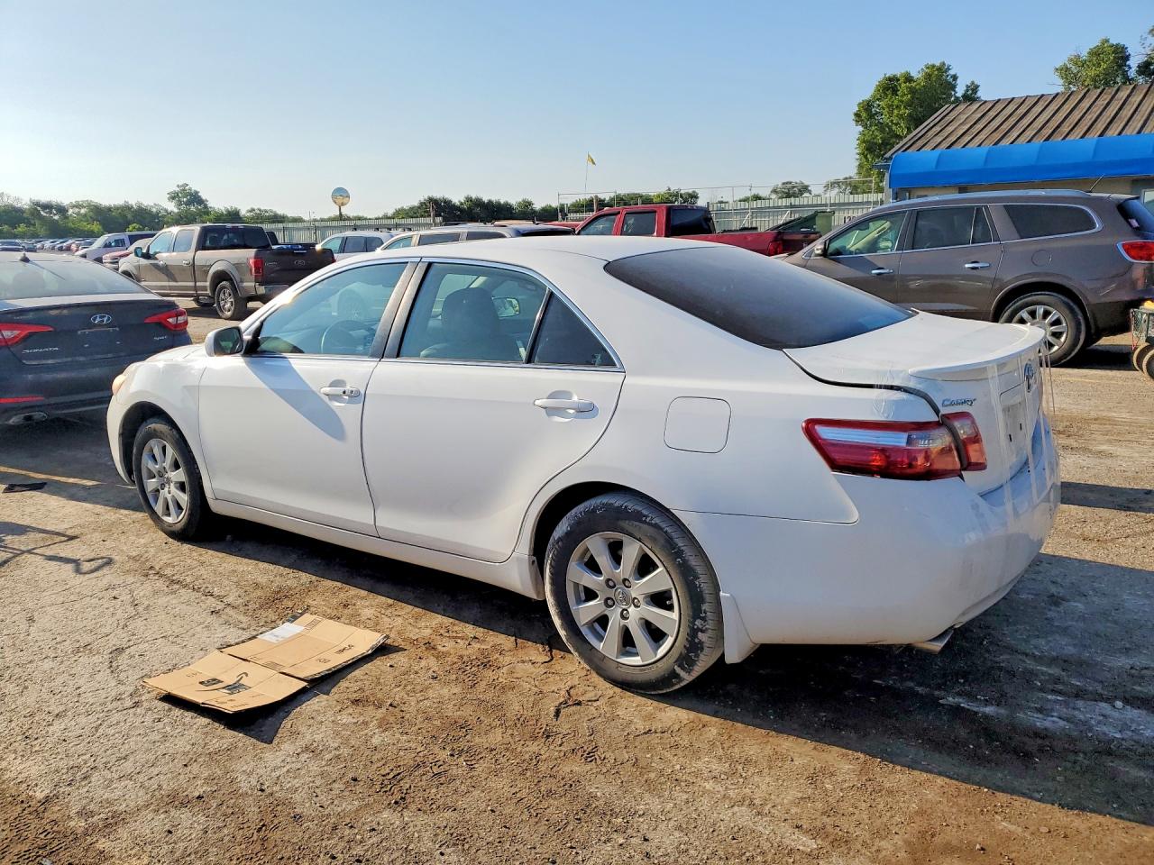 2009 Toyota Camry Xle V6 White vin: 4T1BK46K89U596771