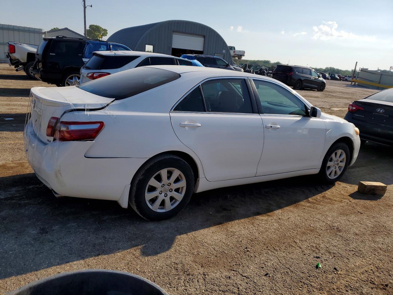 2009 Toyota Camry Xle V6 White vin: 4T1BK46K89U596771
