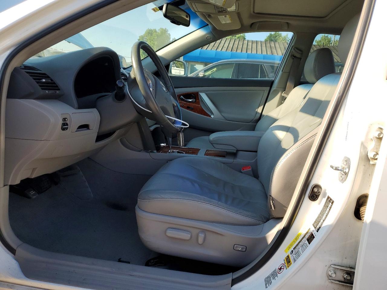 2009 Toyota Camry Xle V6 White vin: 4T1BK46K89U596771