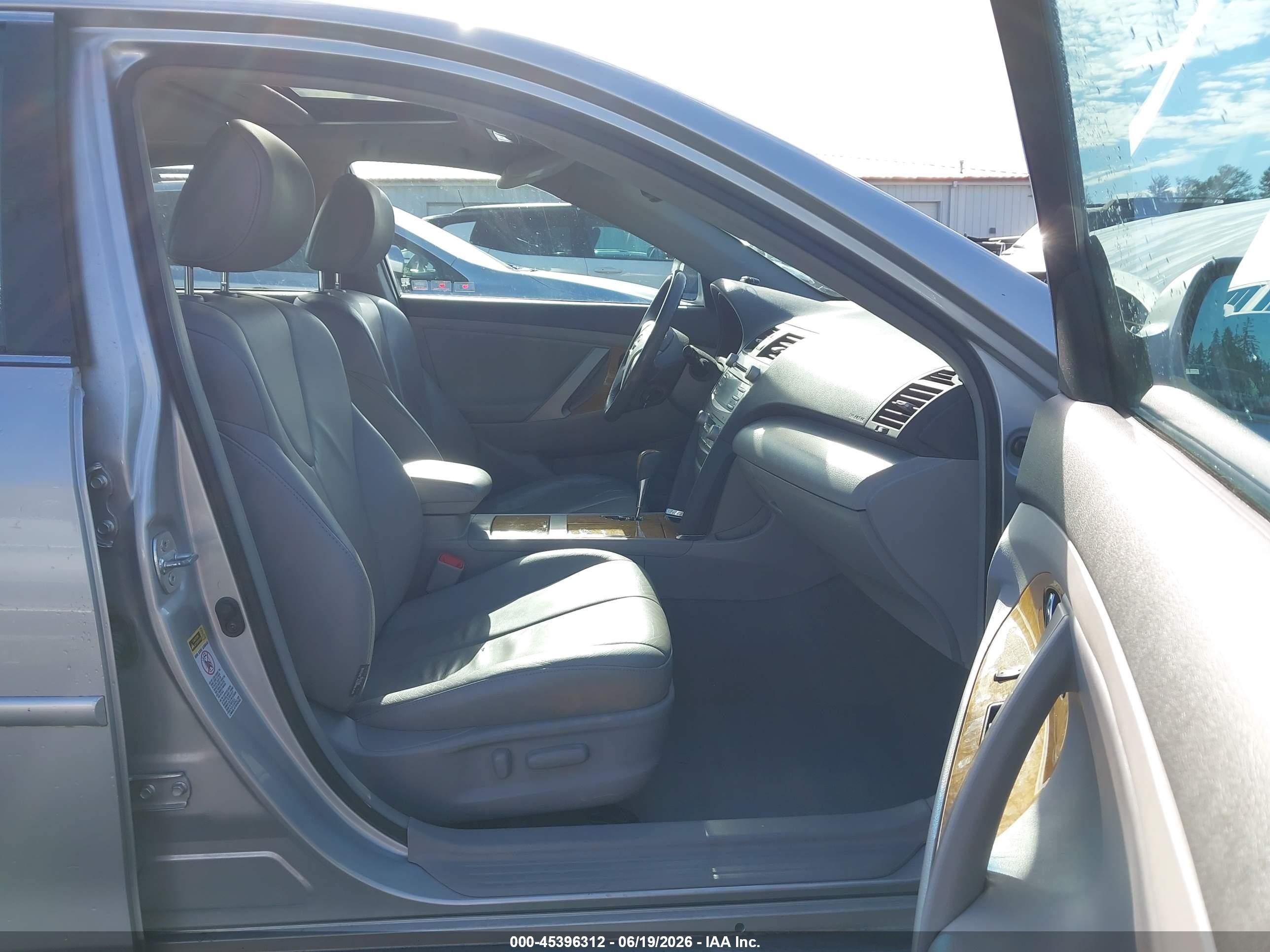 2007 Toyota Camry Xle V6 Silver vin: 4T1BK46KX7U505416
