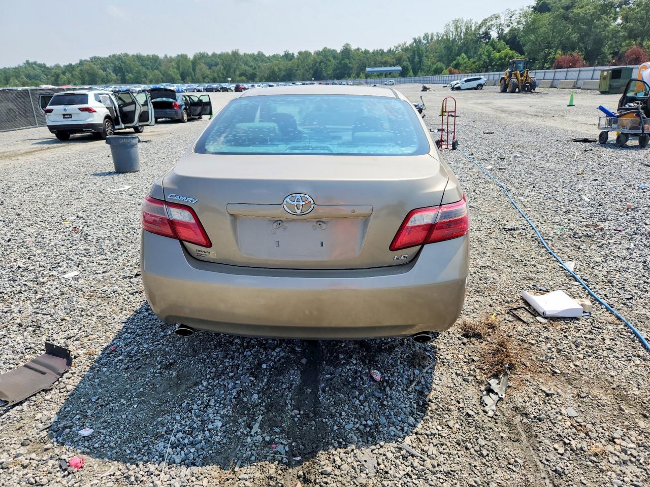 2007 Toyota Camry Le V6 Gold vin: 4T1BK46KX7U549688