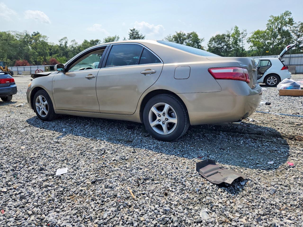 2007 Toyota Camry Le V6 Gold vin: 4T1BK46KX7U549688