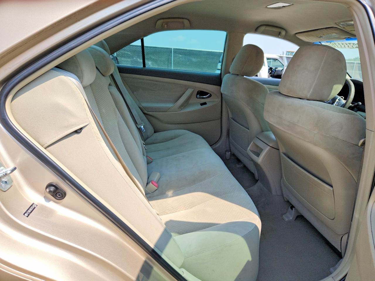 2007 Toyota Camry Le V6 Gold vin: 4T1BK46KX7U549688