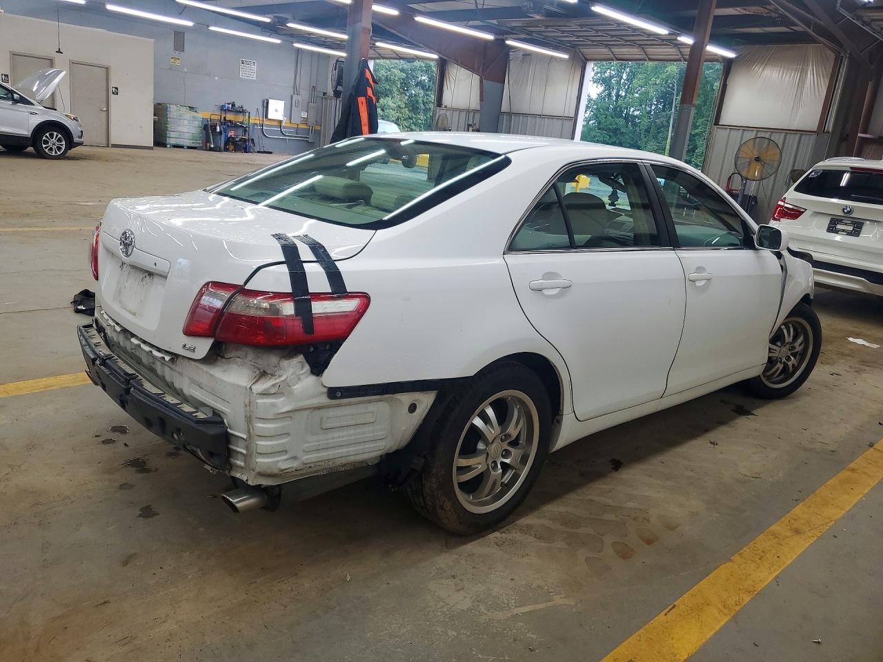 2007 Toyota Camry Le V6 White vin: 4T1BK46KX7U555569