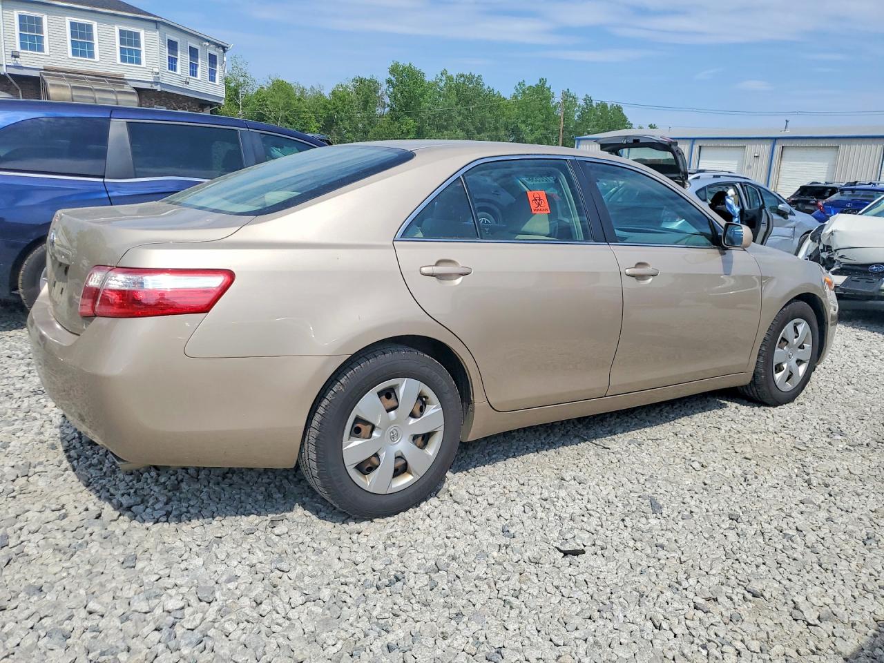 2008 Toyota Camry Le V6 Gold vin: 4T1BK46KX8U067790
