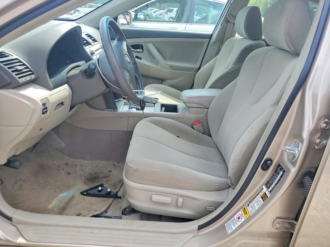 2008 Toyota Camry Le V6 Gold vin: 4T1BK46KX8U067790