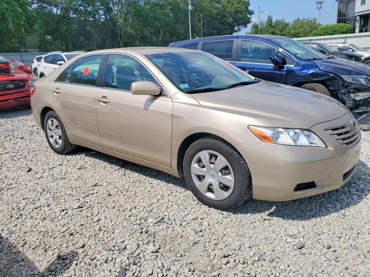 2008 Toyota Camry Le V6 Gold vin: 4T1BK46KX8U067790