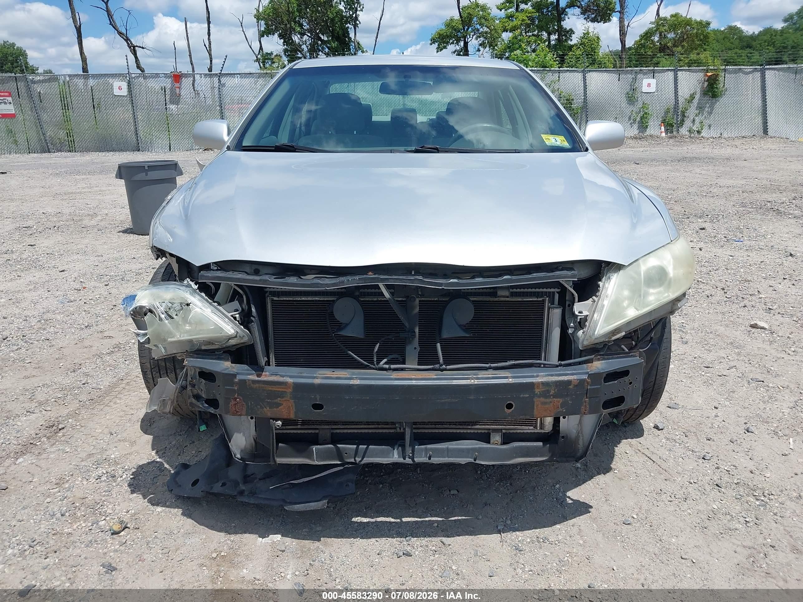 2008 Toyota Camry Le Silver vin: 4T1BK46KX8U565360