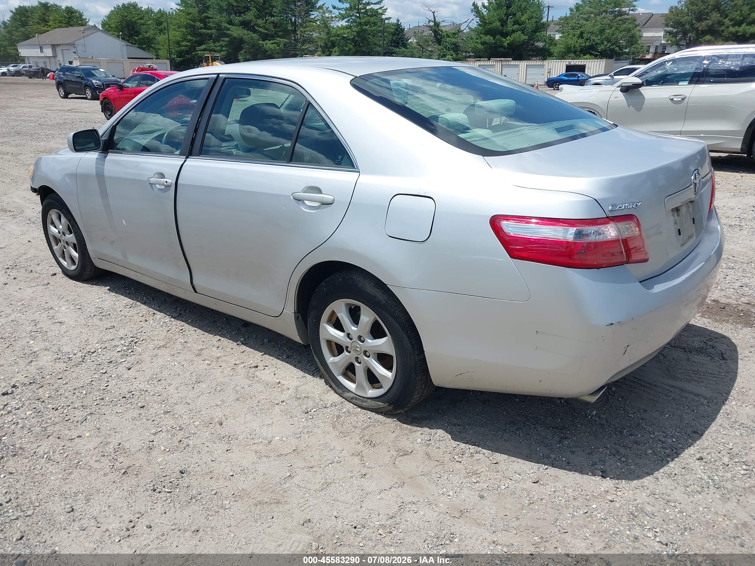 2008 Toyota Camry Le Silver vin: 4T1BK46KX8U565360