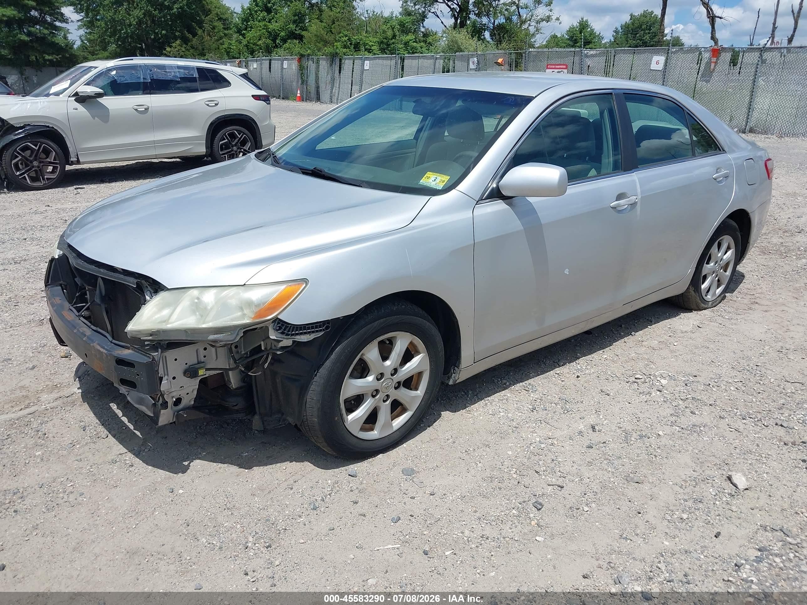 2008 Toyota Camry Le Silver vin: 4T1BK46KX8U565360