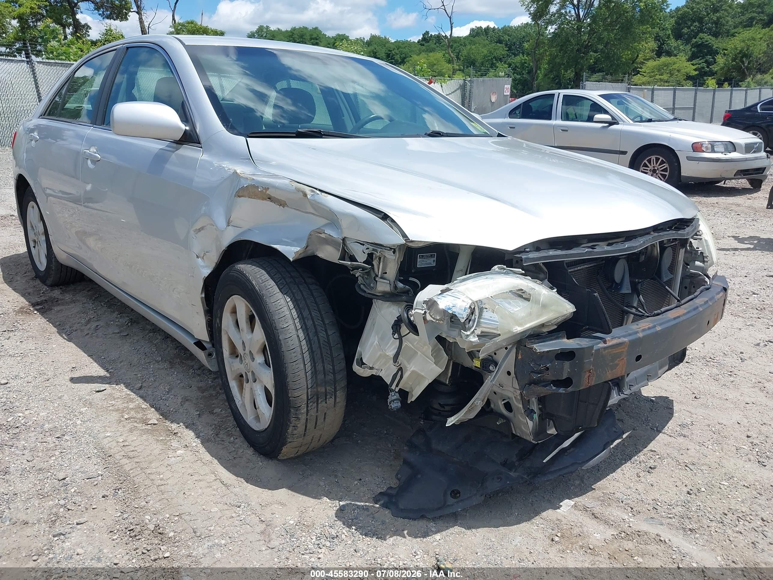 2008 Toyota Camry Le Silver vin: 4T1BK46KX8U565360