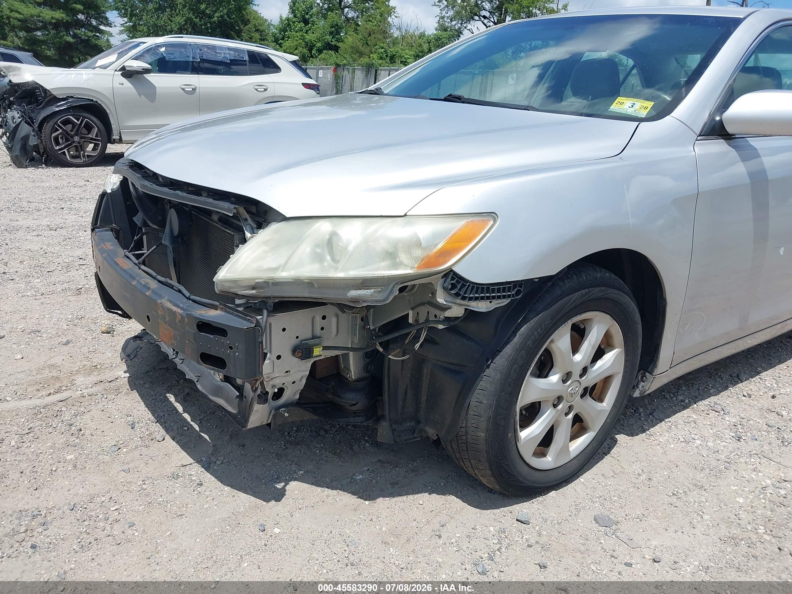 2008 Toyota Camry Le Silver vin: 4T1BK46KX8U565360