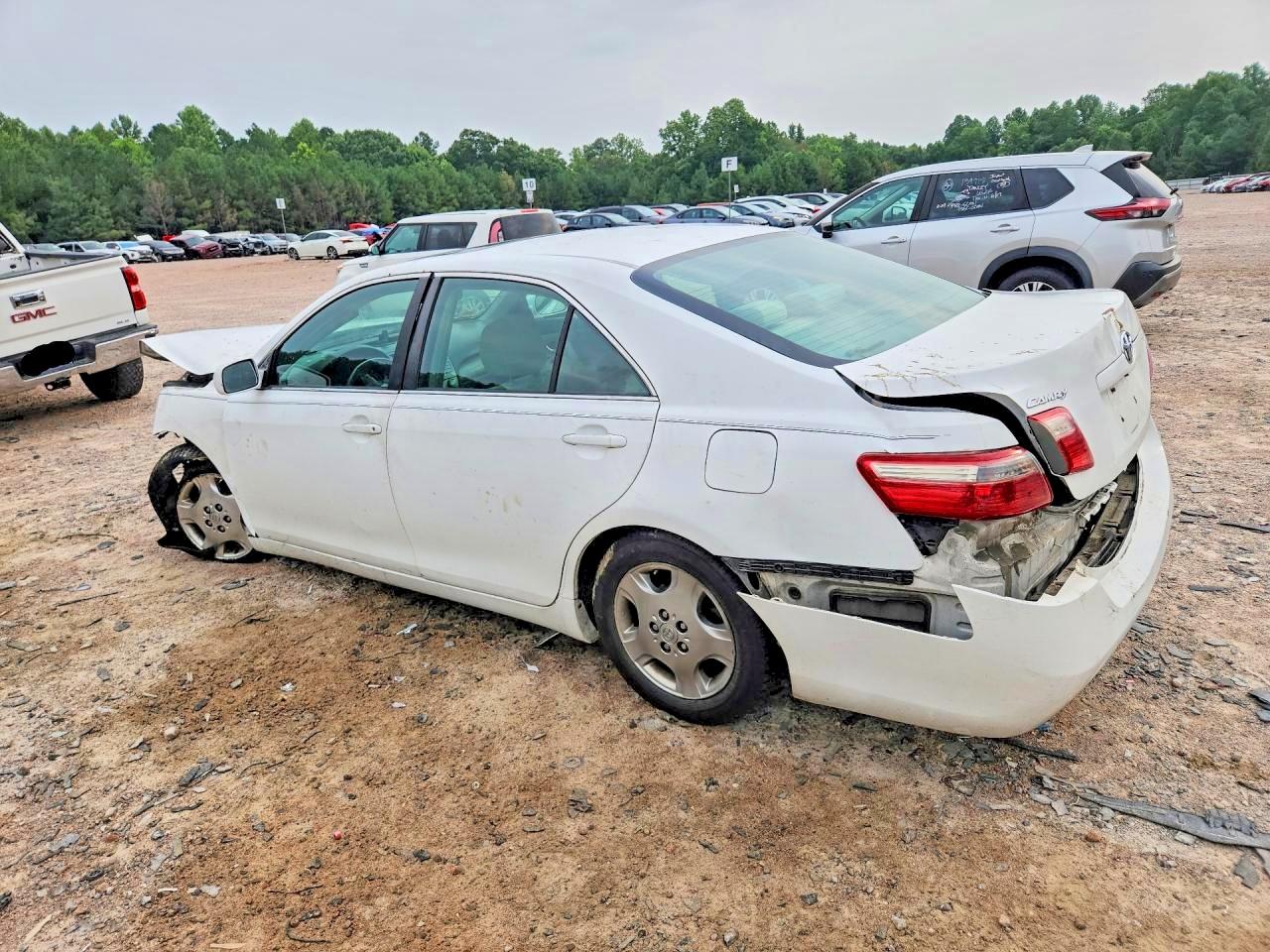 2008 Toyota Camry Le V6 White vin: 4T1BK46KX8U566248