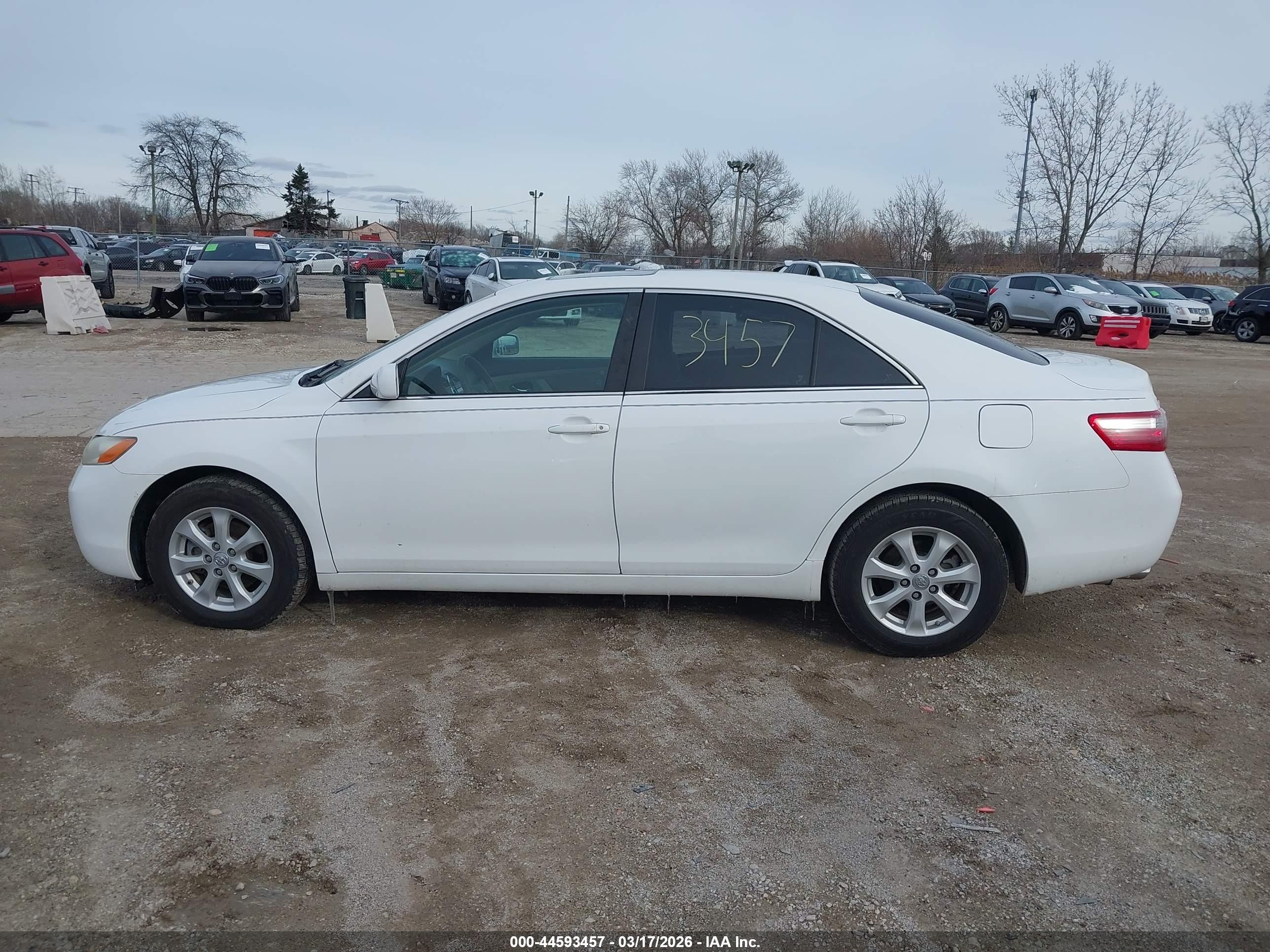 2008 Toyota Camry Le V6 White vin: 4T1BK46KX8U566296