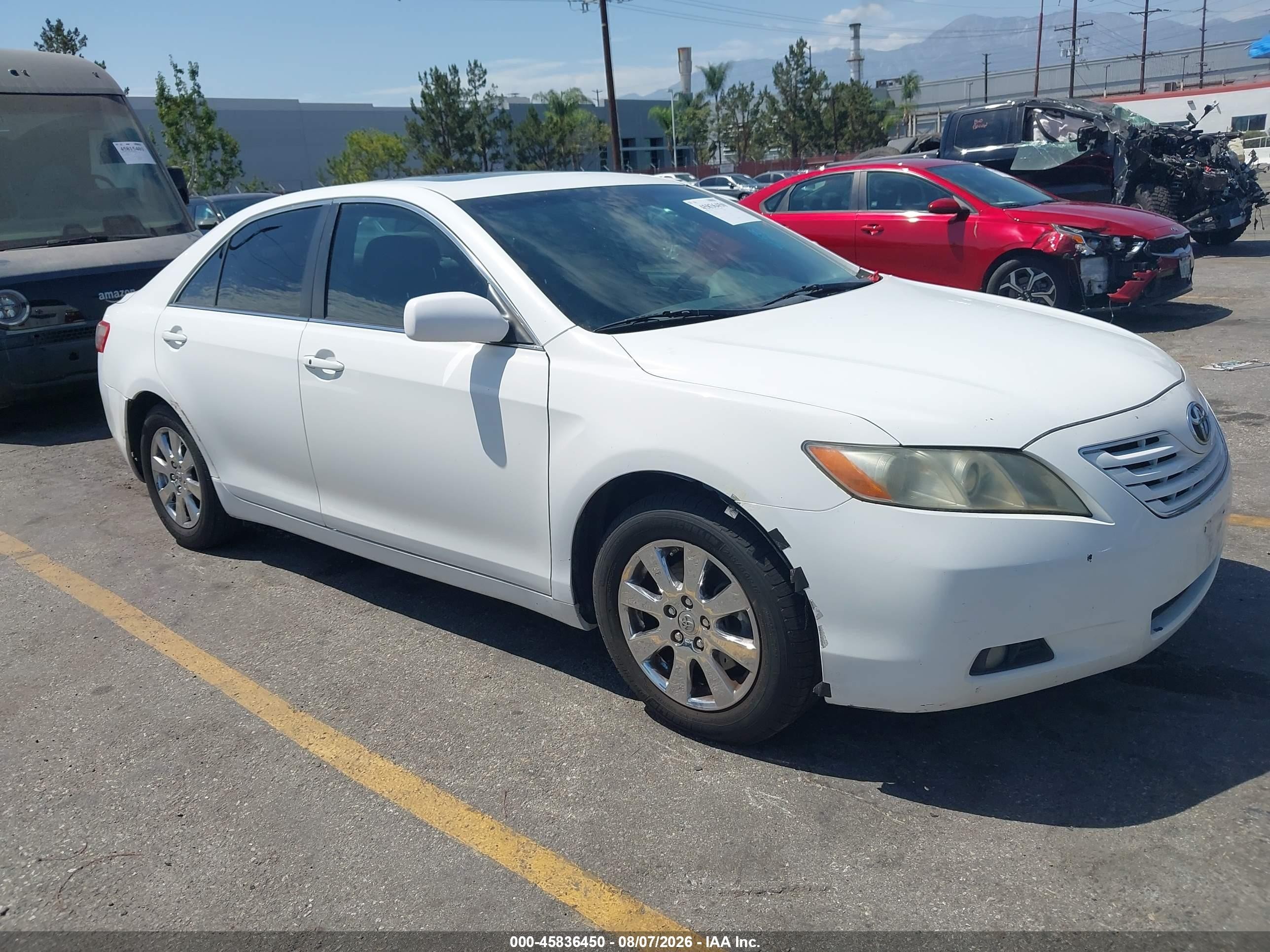 2008 Toyota Camry Xle White vin: 4T1BK46KX8U573877