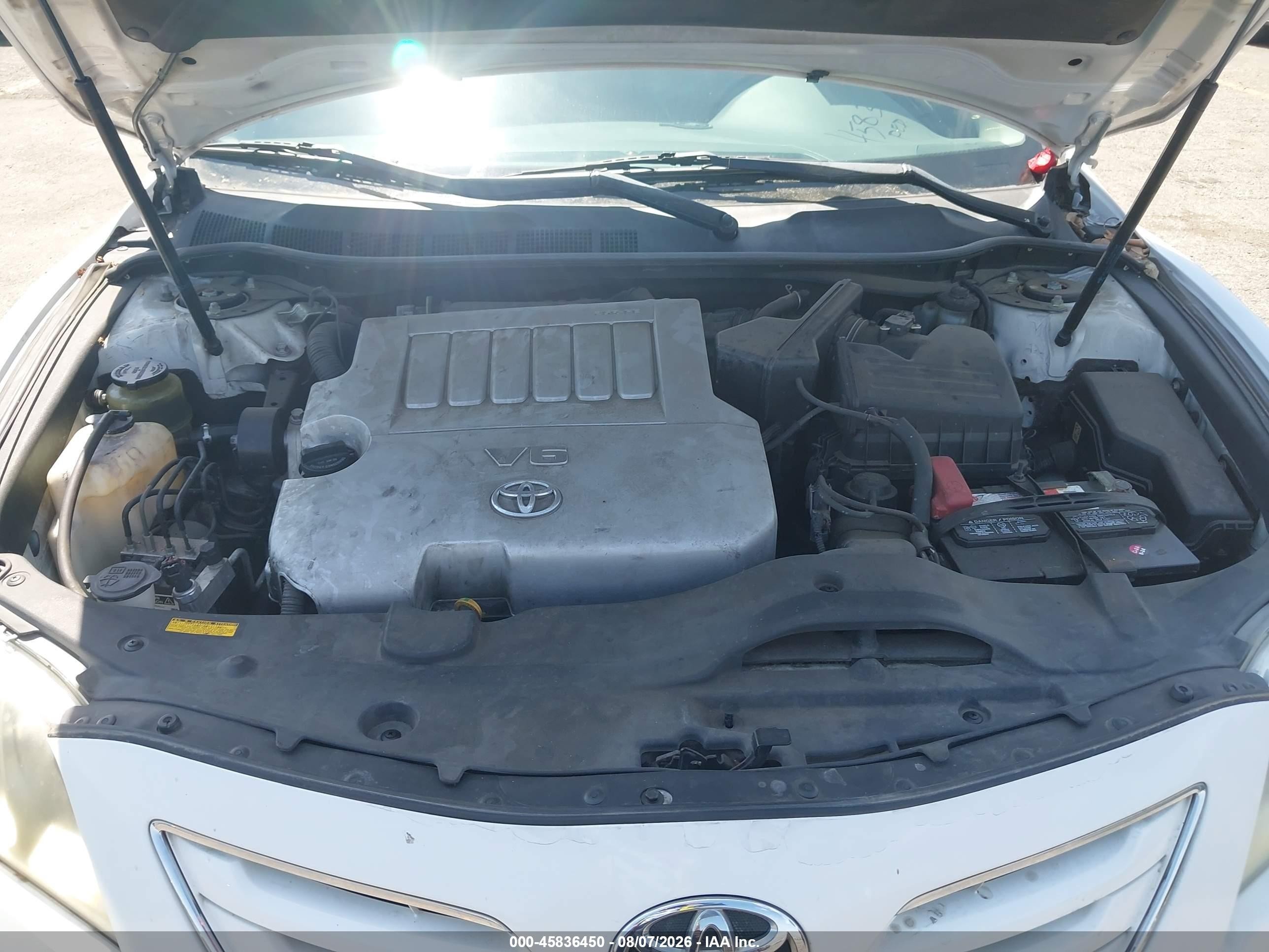 2008 Toyota Camry Xle White vin: 4T1BK46KX8U573877
