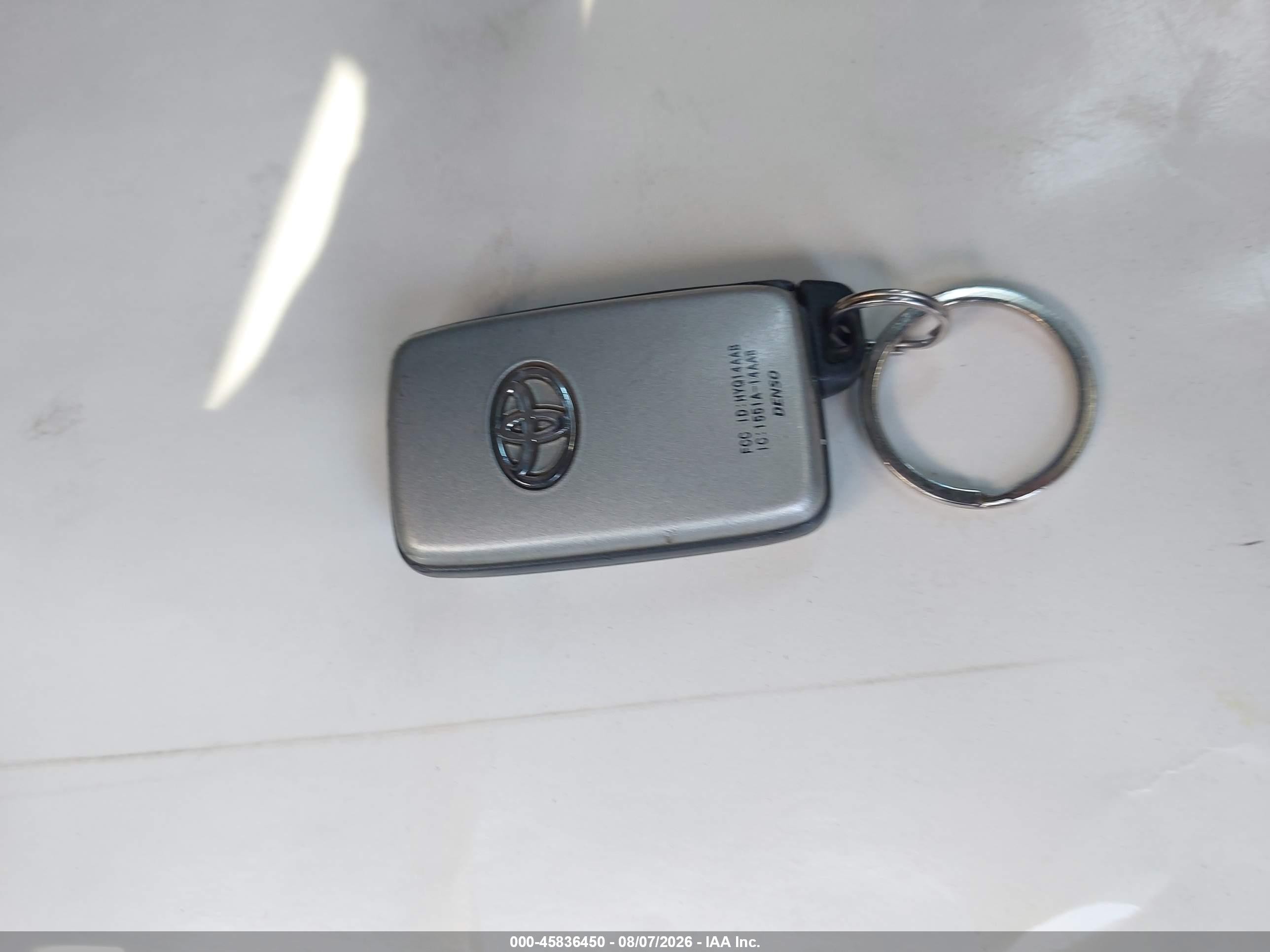 2008 Toyota Camry Xle White vin: 4T1BK46KX8U573877