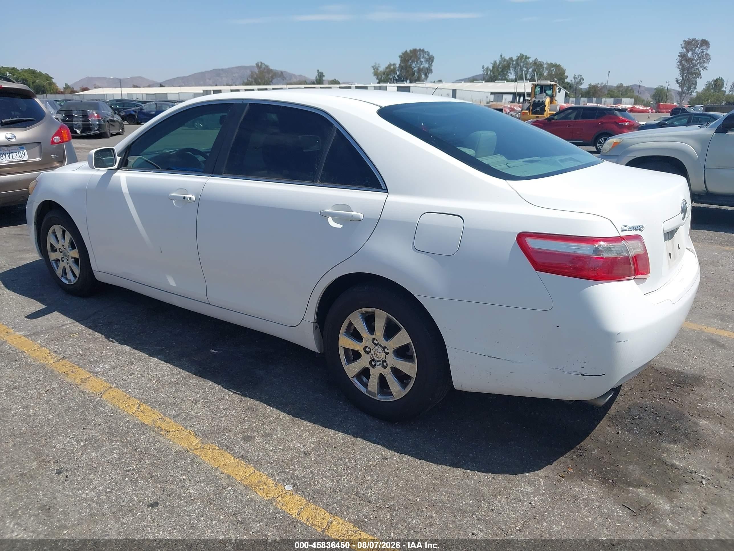 2008 Toyota Camry Xle White vin: 4T1BK46KX8U573877