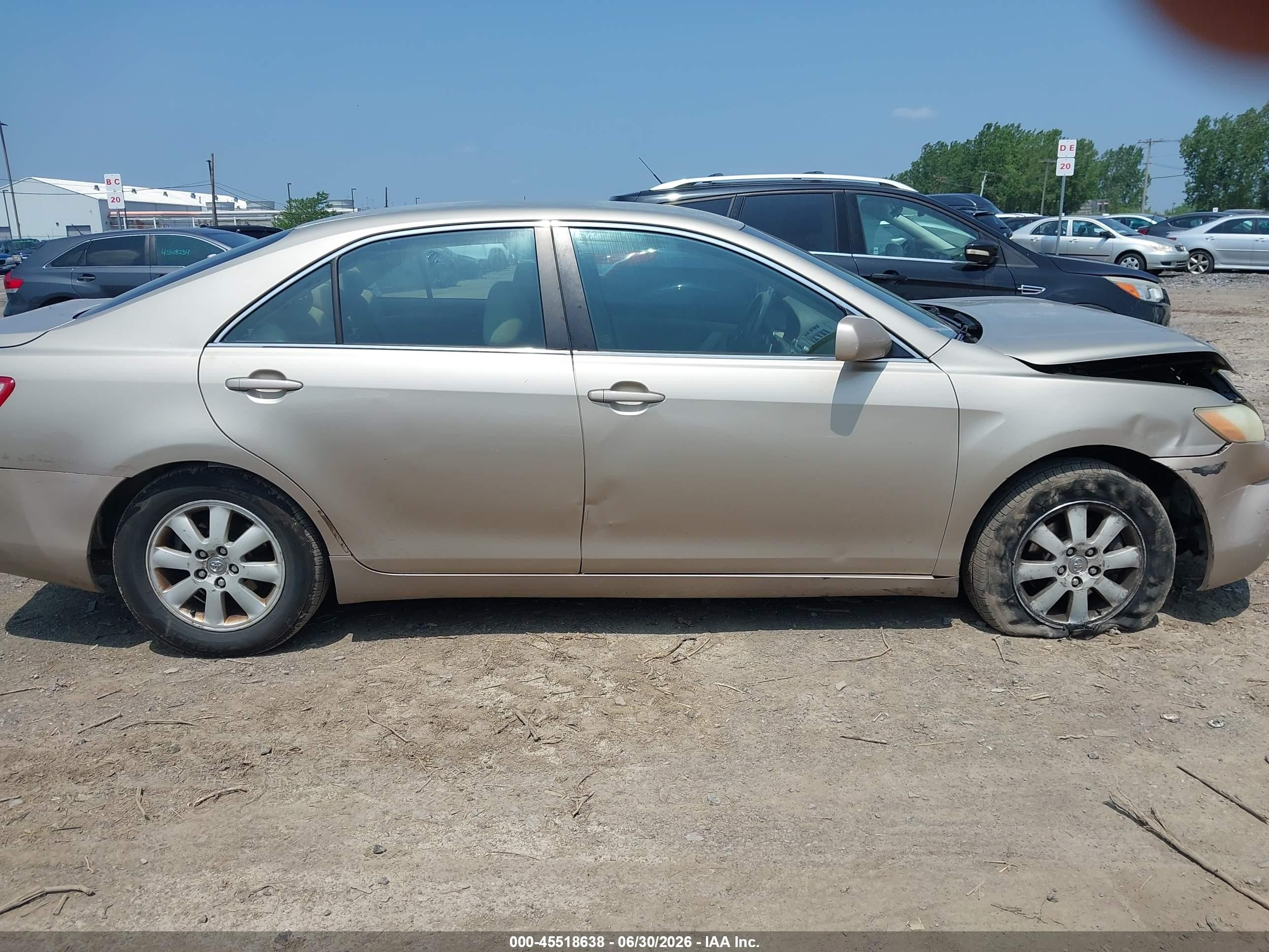 2009 Toyota Camry Le V6 Золотой vin: 4T1BK46KX9U581804
