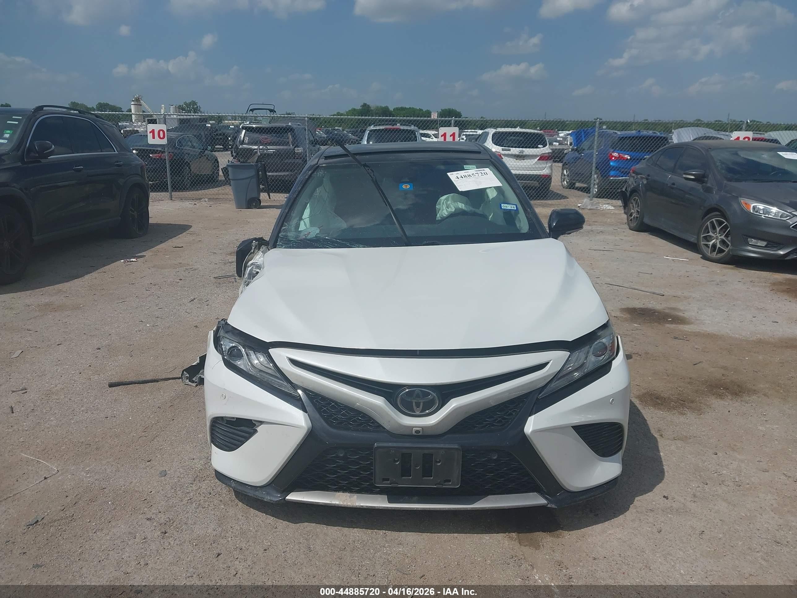 2019 Toyota Camry Xse V6 White vin: 4T1BZ1HK7KU030808