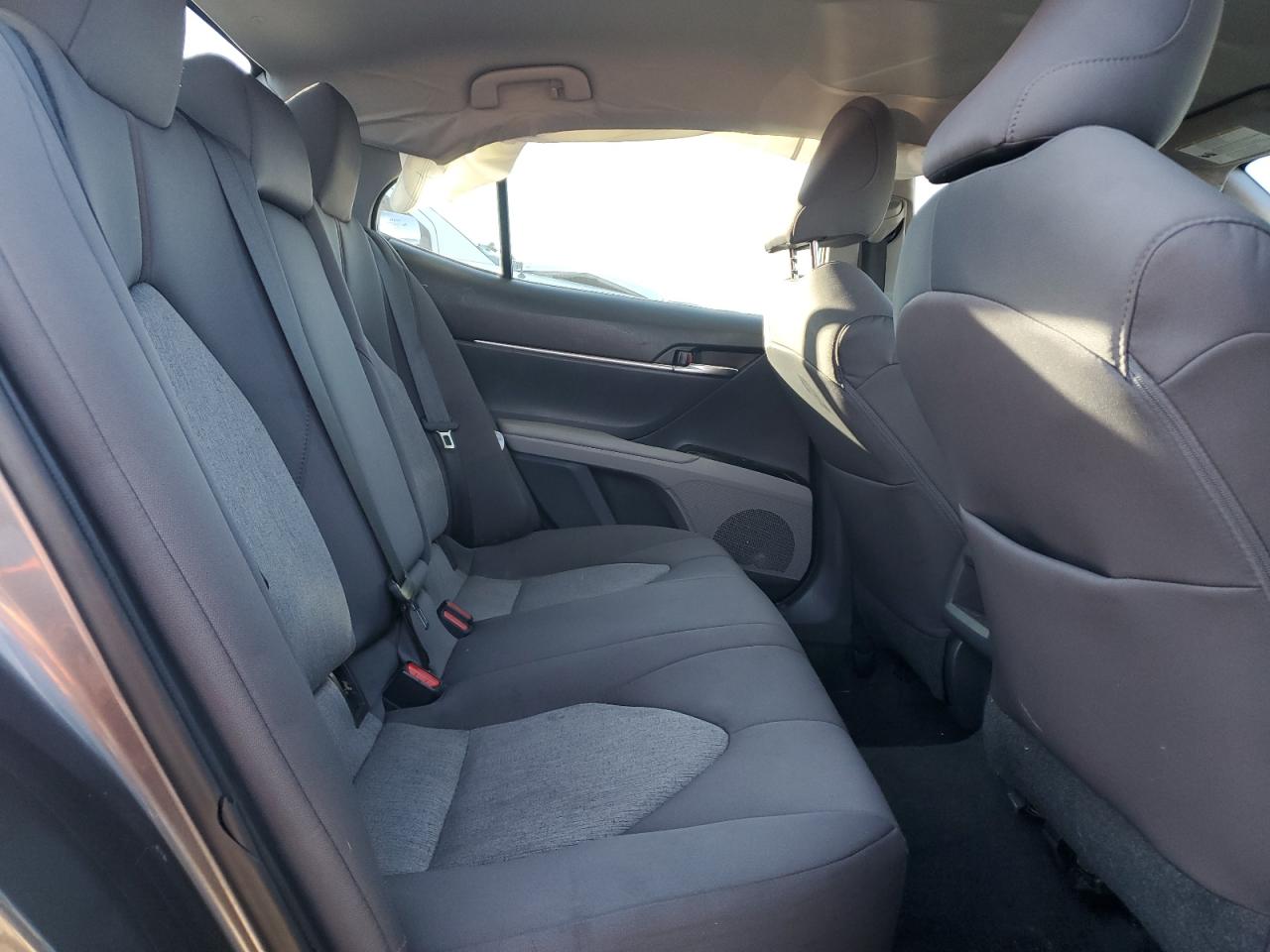 2020 Toyota Camry Le Серый vin: 4T1C11AK0LU993699