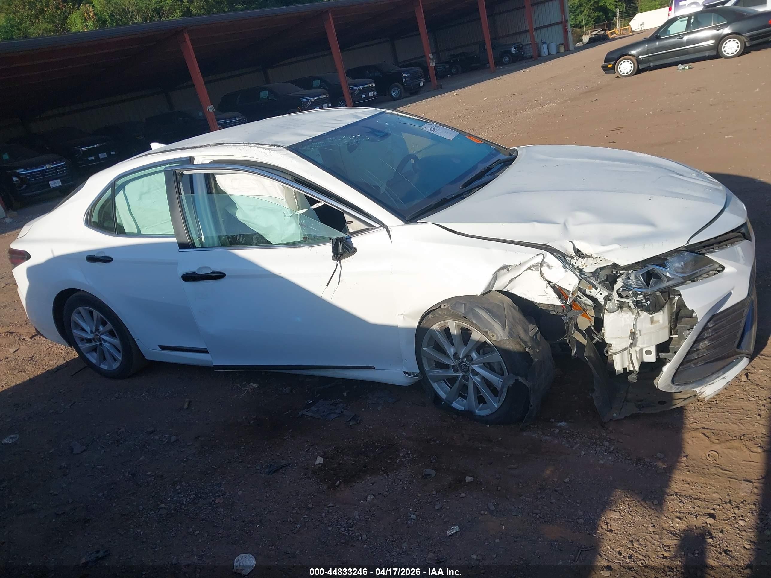 2022 Toyota Camry Le Белый vin: 4T1C11AK0NU633433