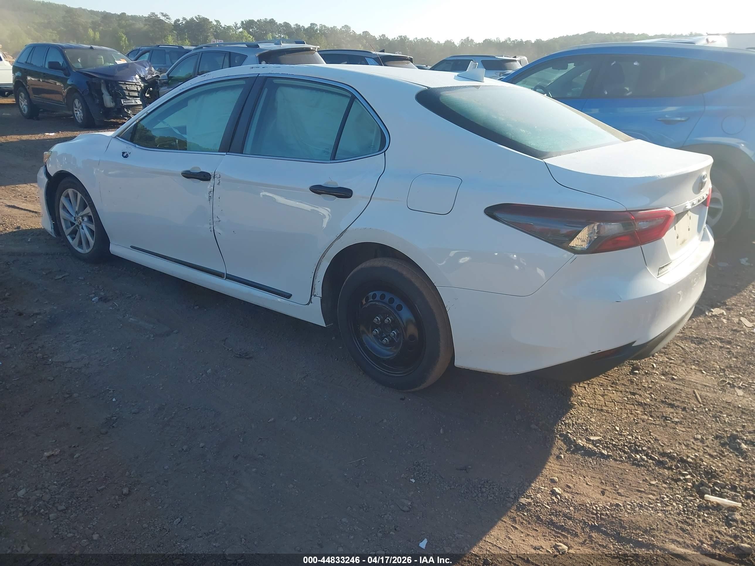 2022 Toyota Camry Le Белый vin: 4T1C11AK0NU633433